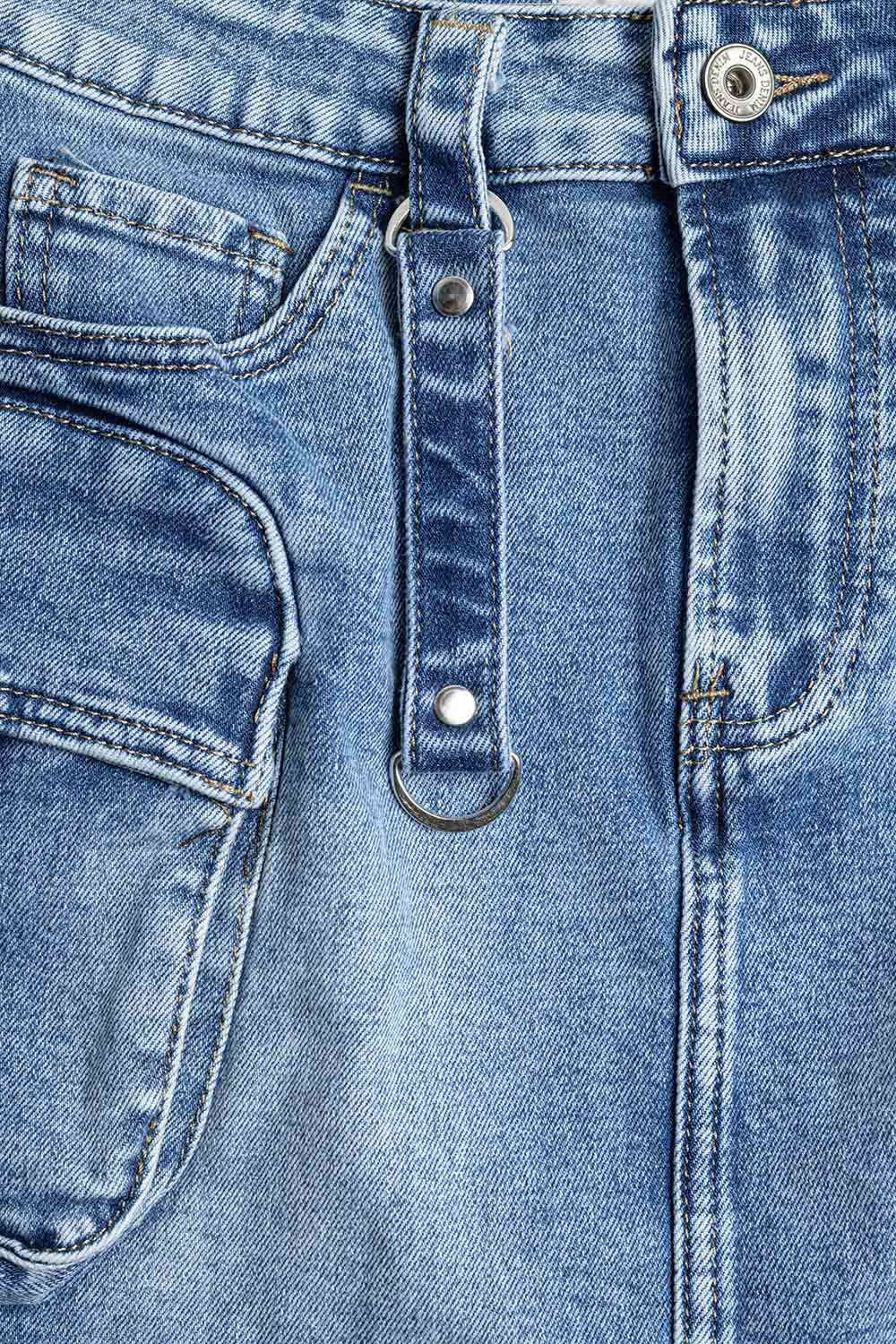 Gonna cargo mini in denim con dettagli pendenti