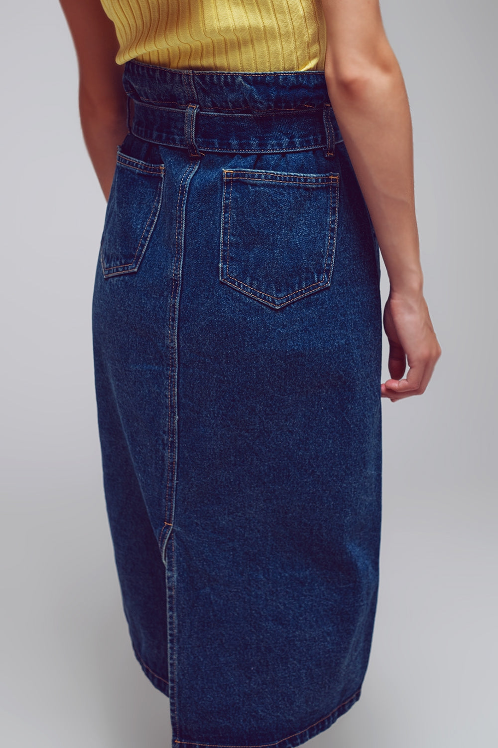 gonna di jeans con cintura e bottoni