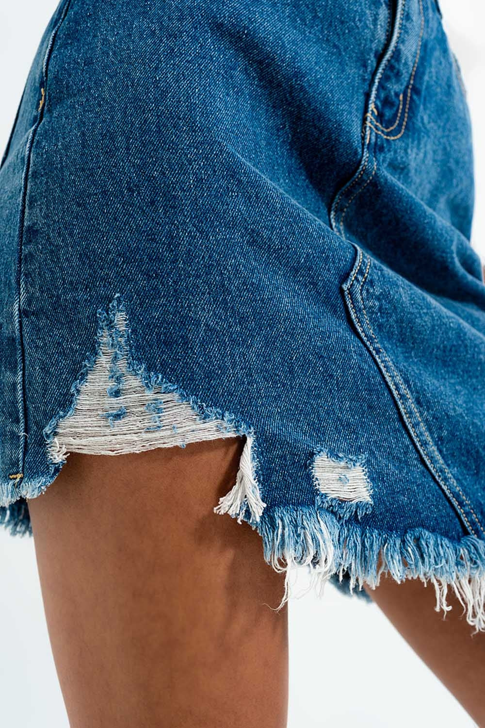 Gonna di jeans con strappi vistosi lavaggio scuro