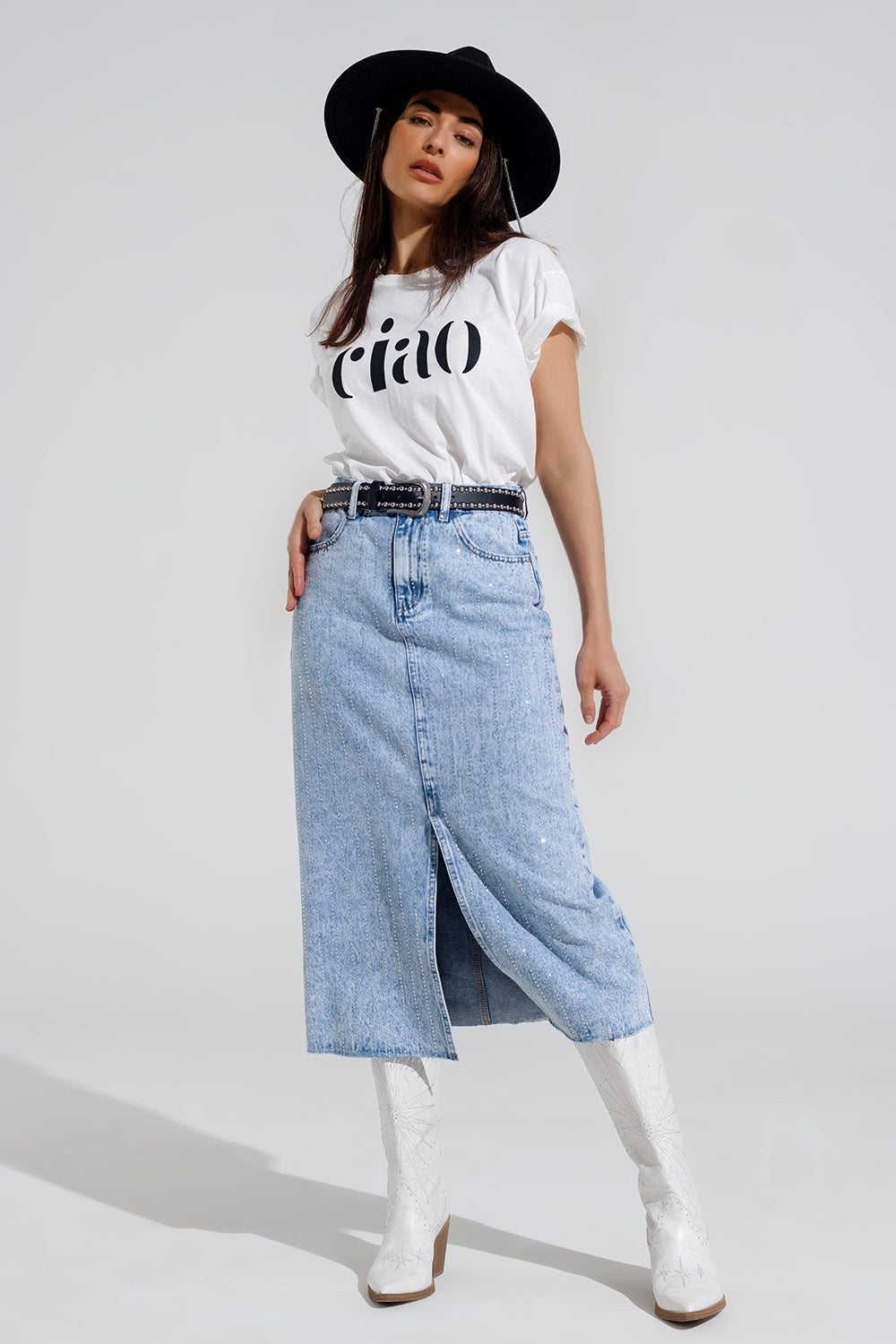 Gonna midi in denim chiaro con spacco frontale e abbellimento con diamanti