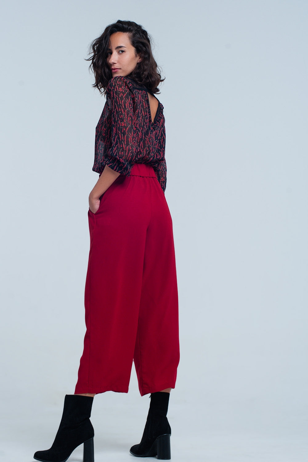Gonna pantalone rosso con fondo ampio e Dettagli cintura