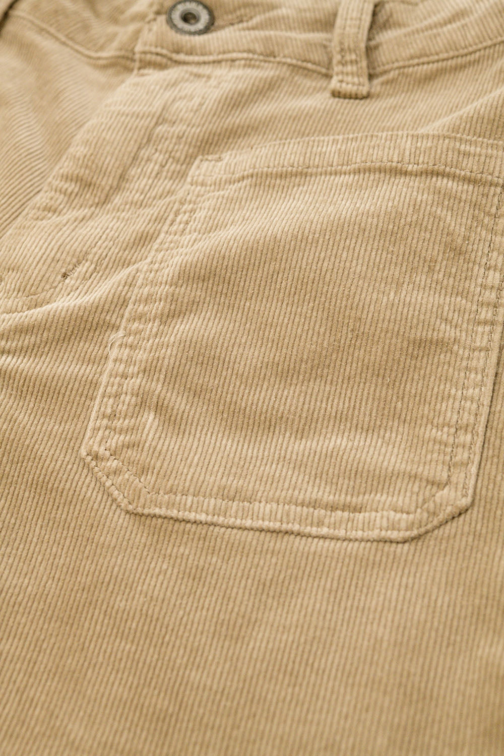 Jeans a gamba tesa in velluto a coste color cammello con tasche