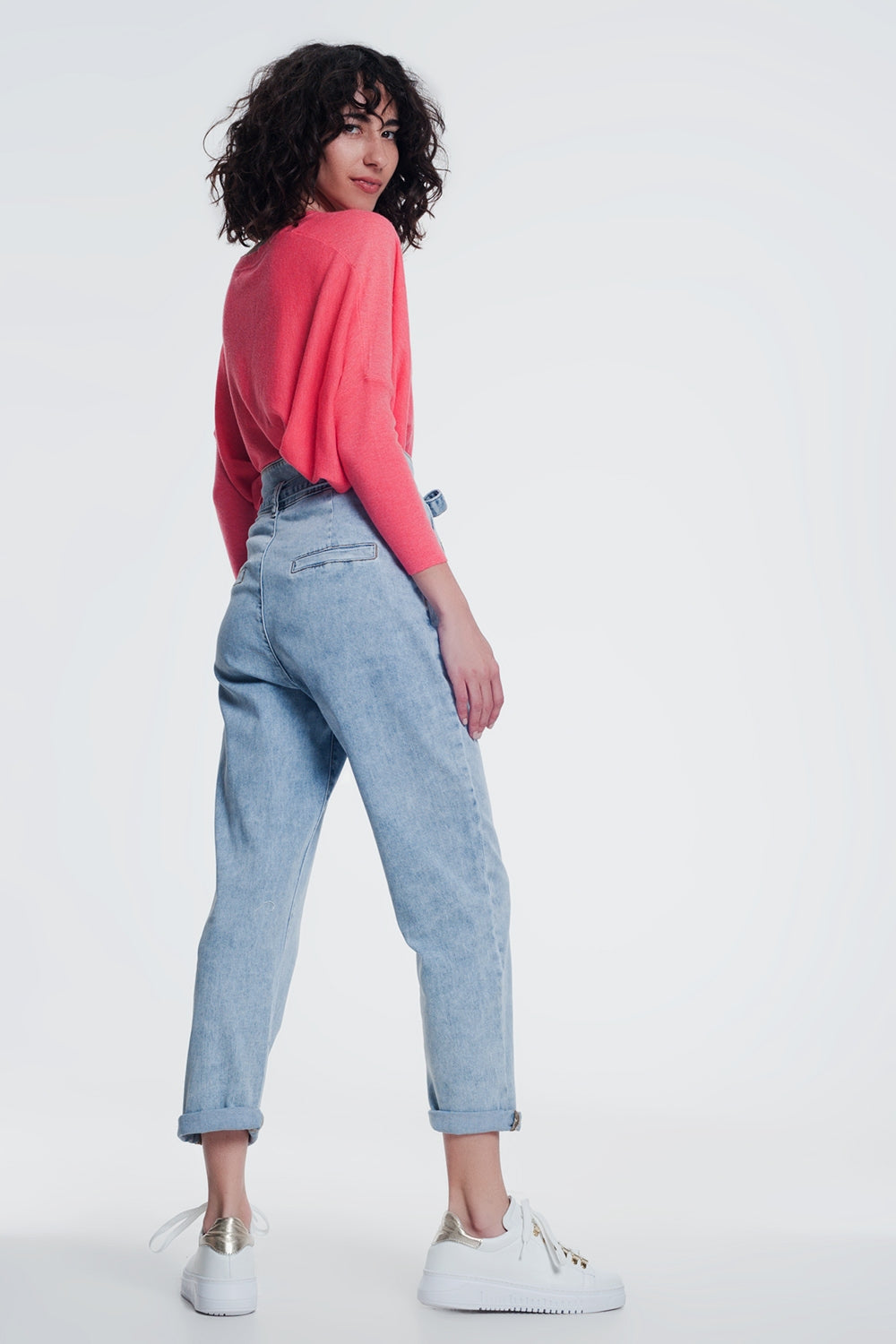 Jeans a taglio dritto in denim leggero con cintura