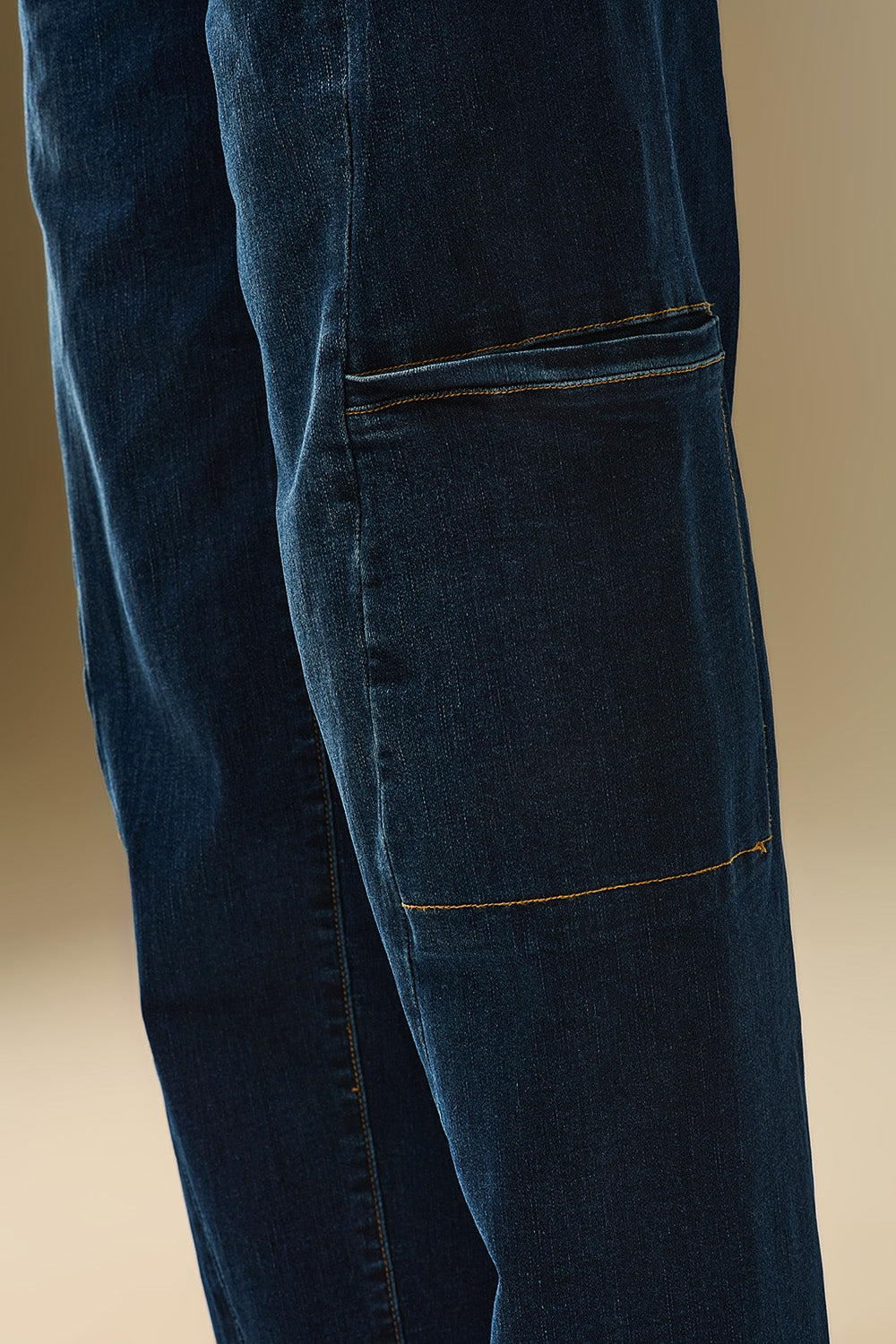 Jeans a vita alta a gamba larga con tasche laterali