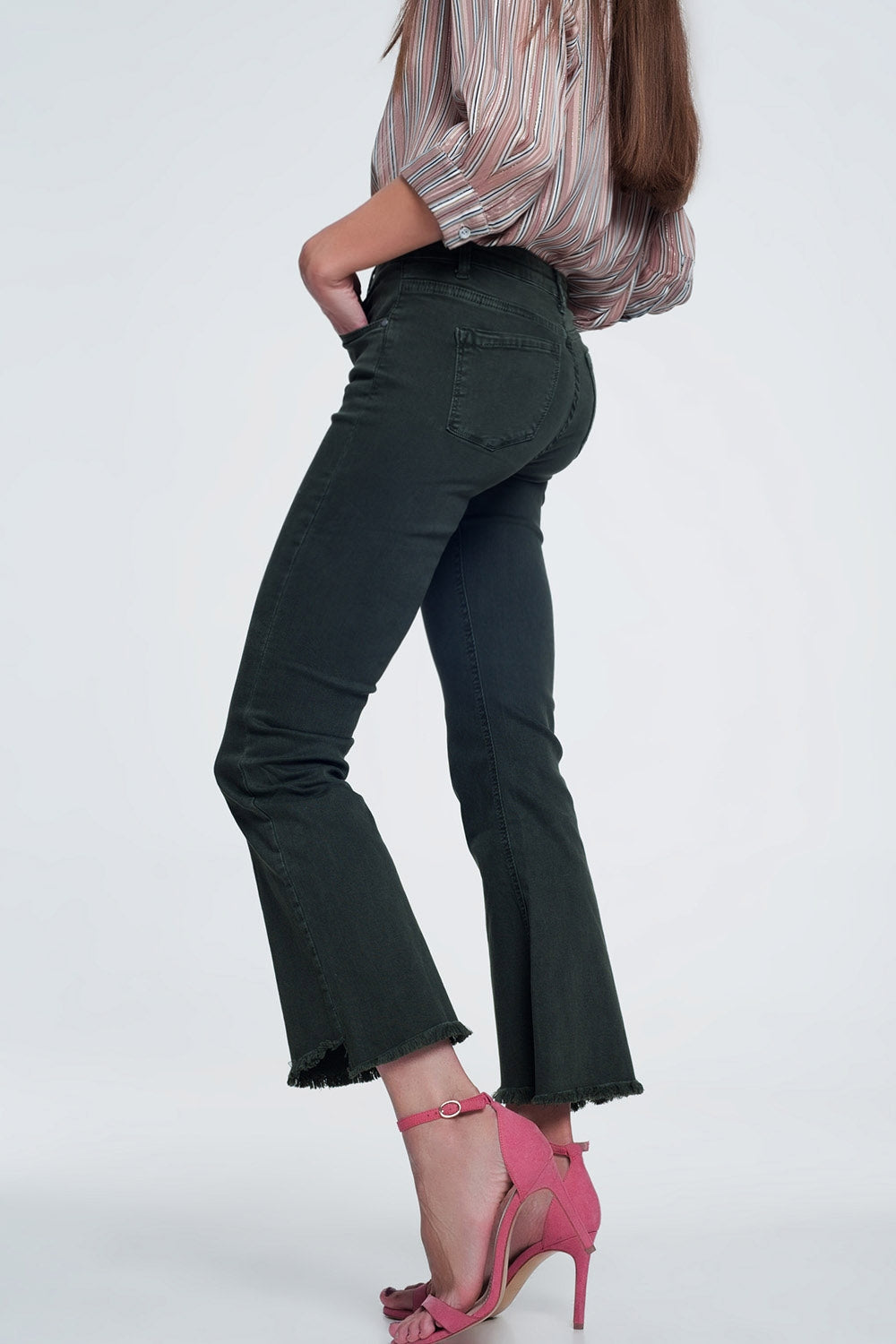 Jeans a vita alta a zampa con fondo grezzo color kaki