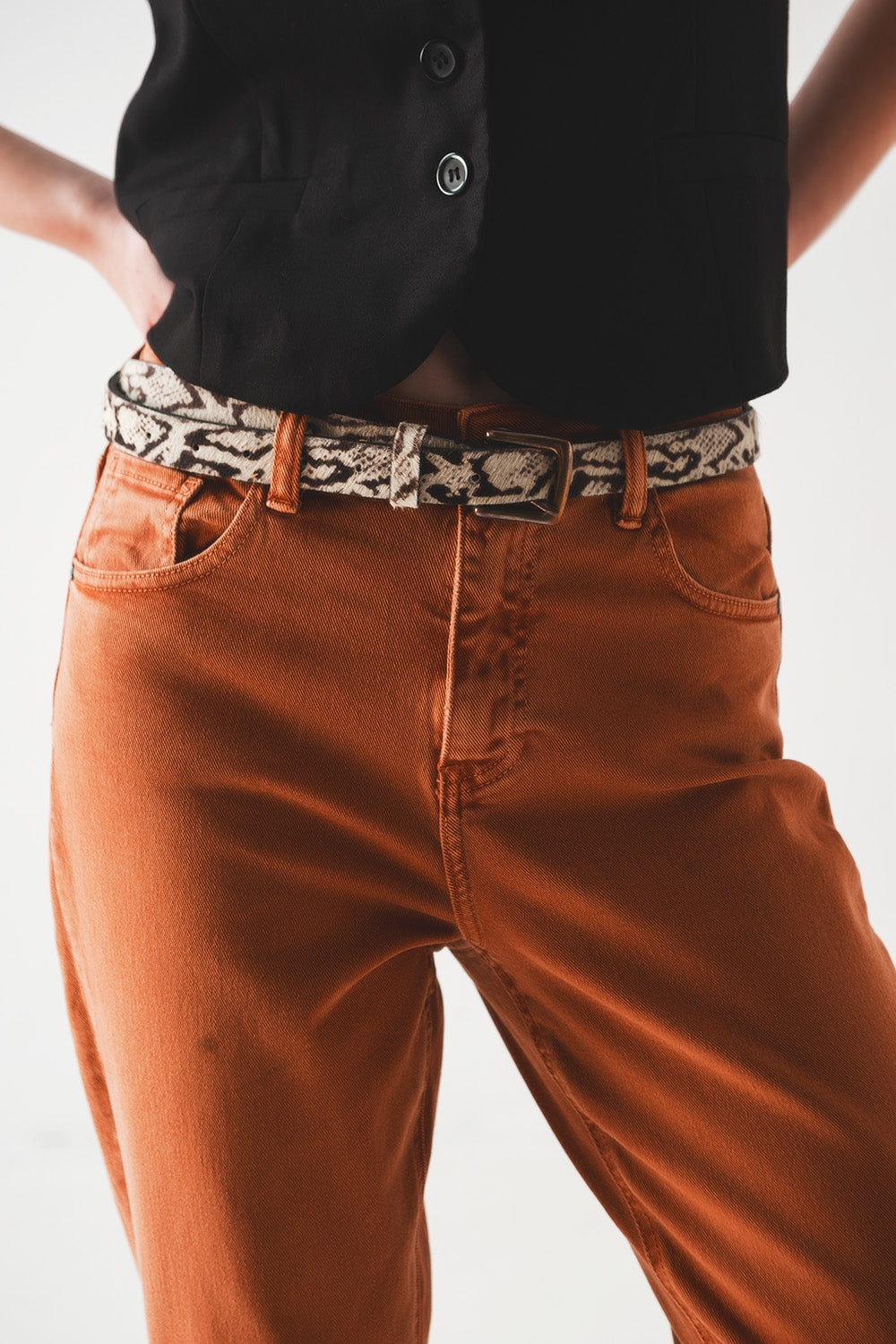 Jeans a vita medio alta in cotone ruggine