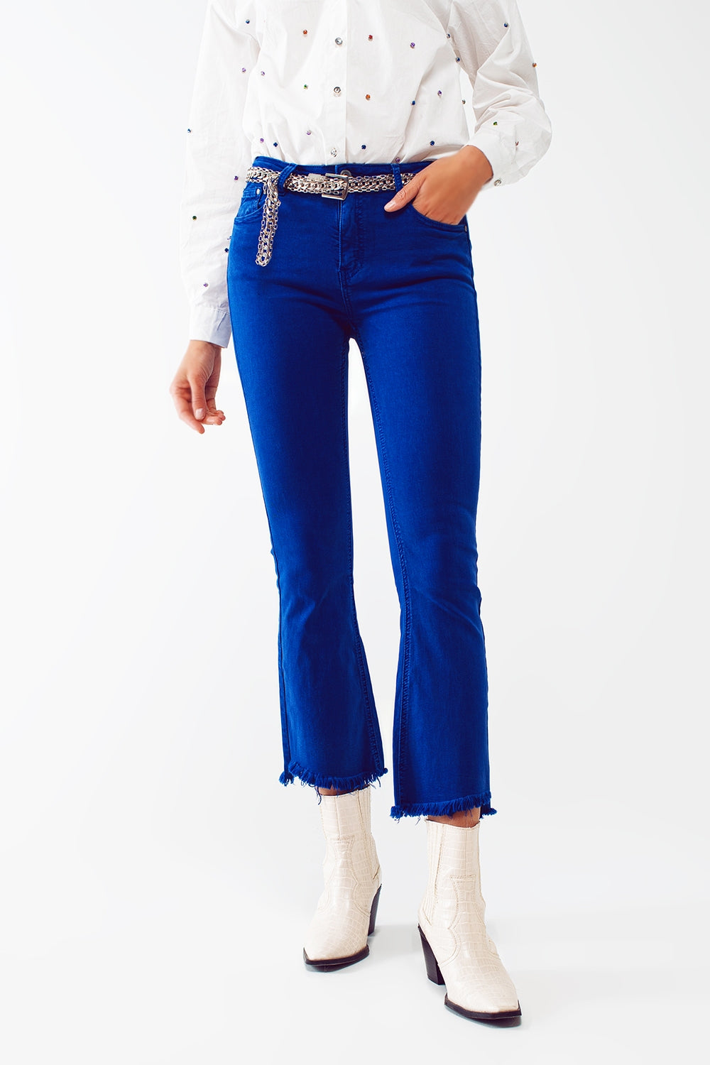 Jeans a zampa blu con orlo grezzo