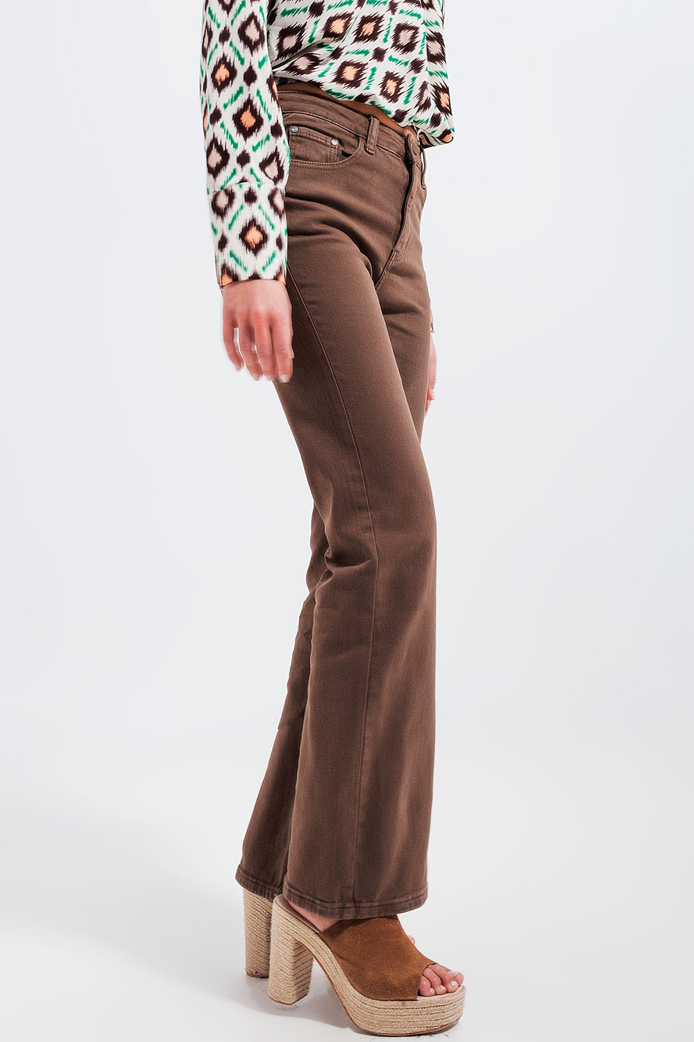 Jeans a zampa color marrone