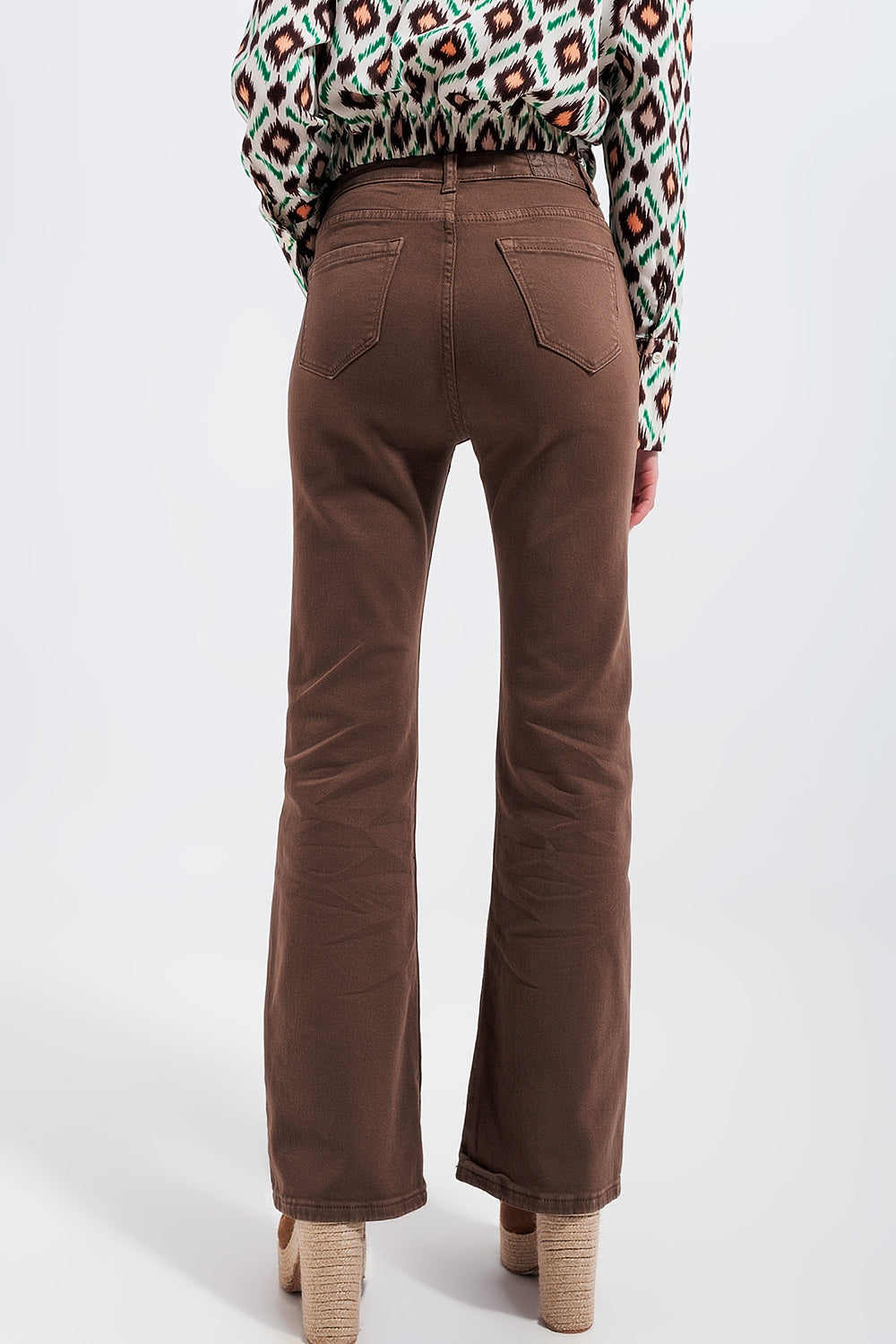 Jeans a zampa color marrone