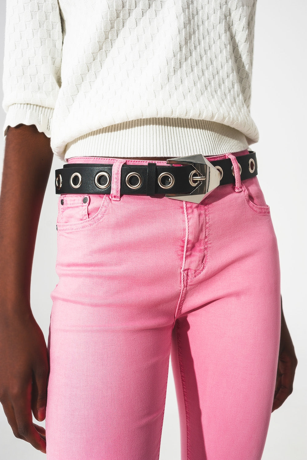 Jeans a zampa con orlo grezzo in rosa bubblegum