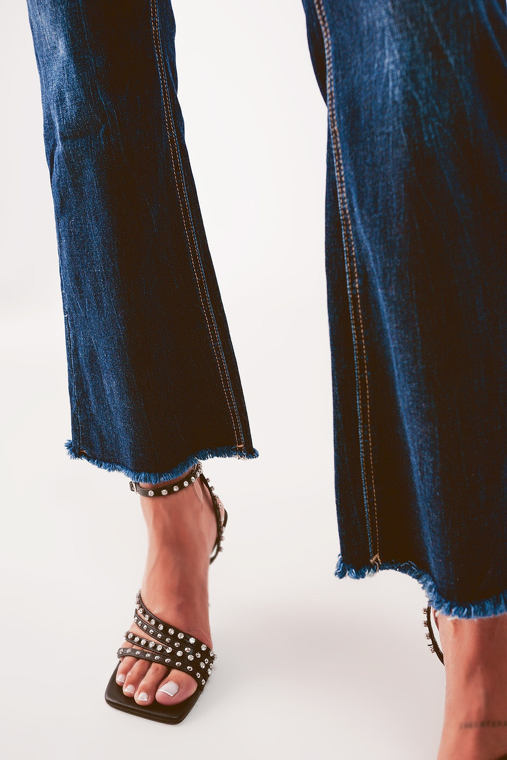 Jeans a zampa cropped lavaggio medio
