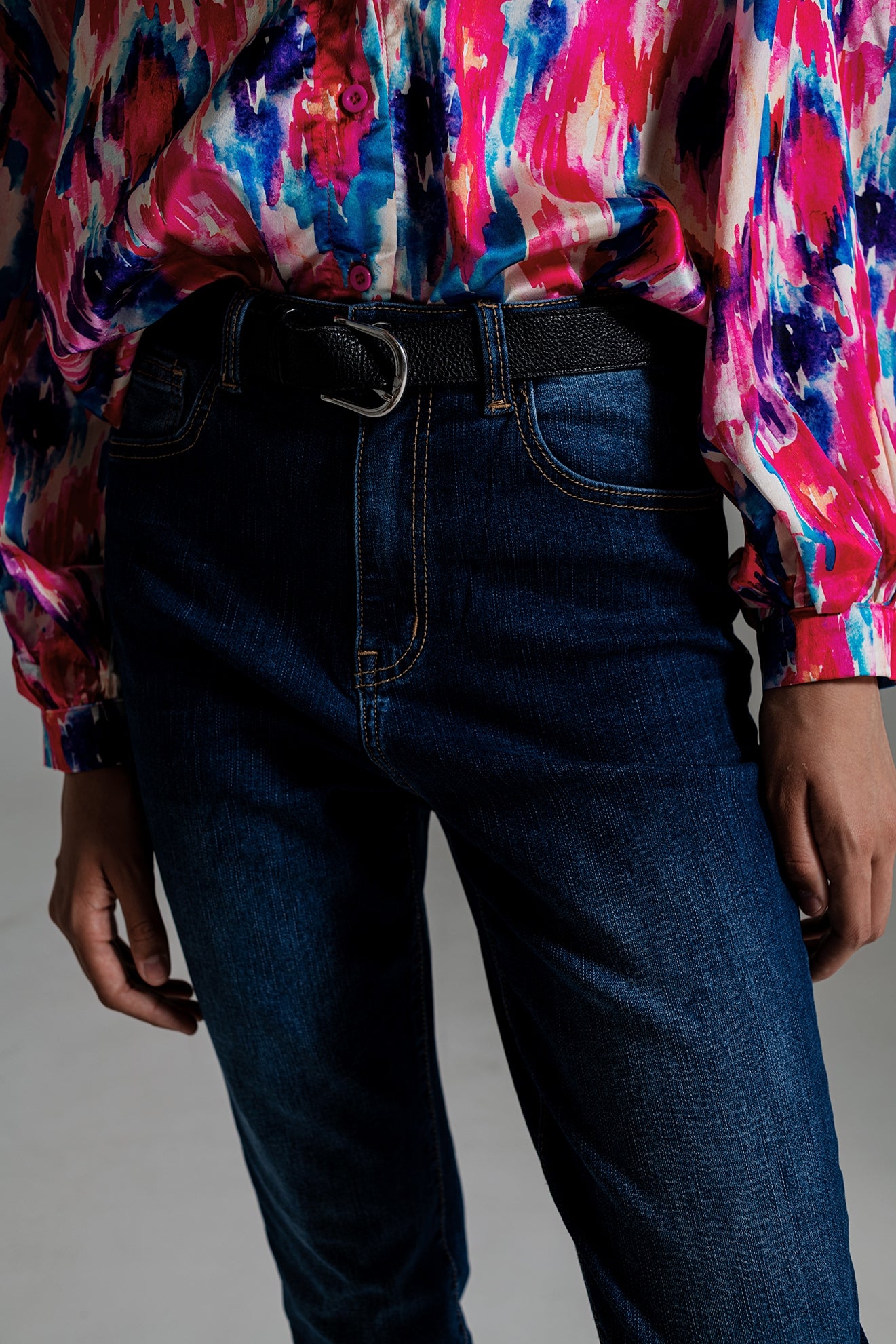 Jeans basic a gamba Regular in lavaggio medio