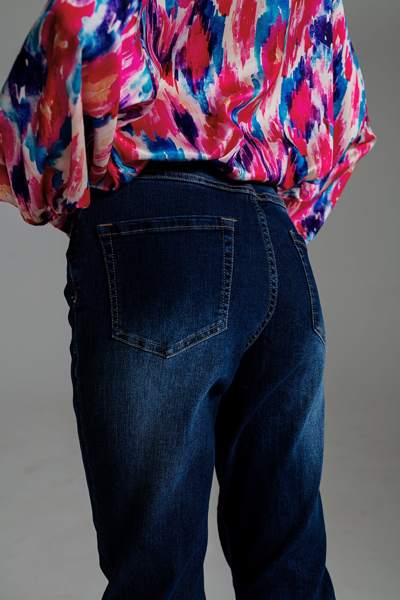 Jeans basic a gamba Regular in lavaggio medio