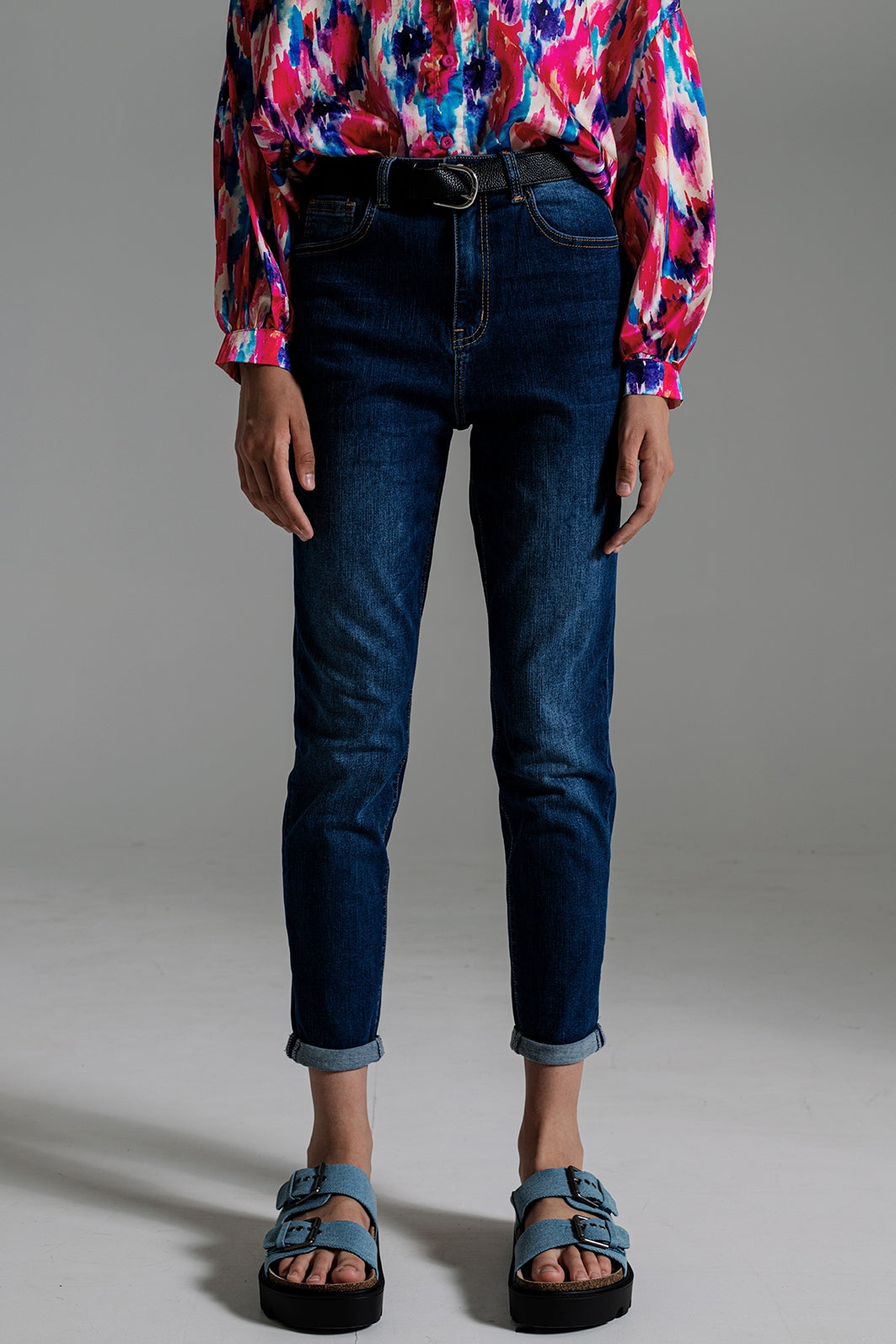 Jeans basic a gamba Regular in lavaggio medio
