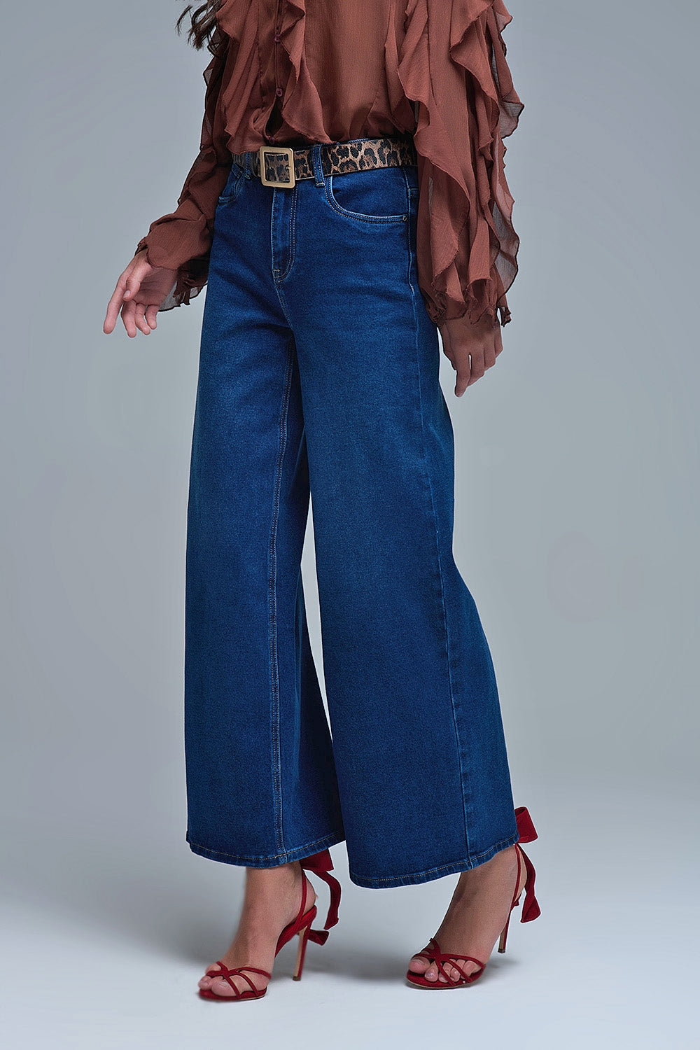 Jeans basic stretch a gamba larga in blu profondo