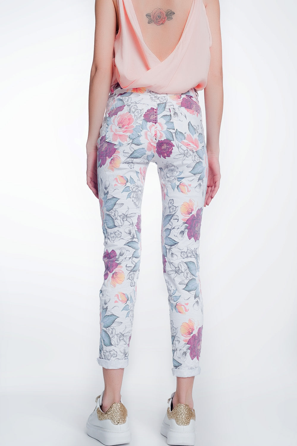 jeans bianco boyfriend con stampa floreale