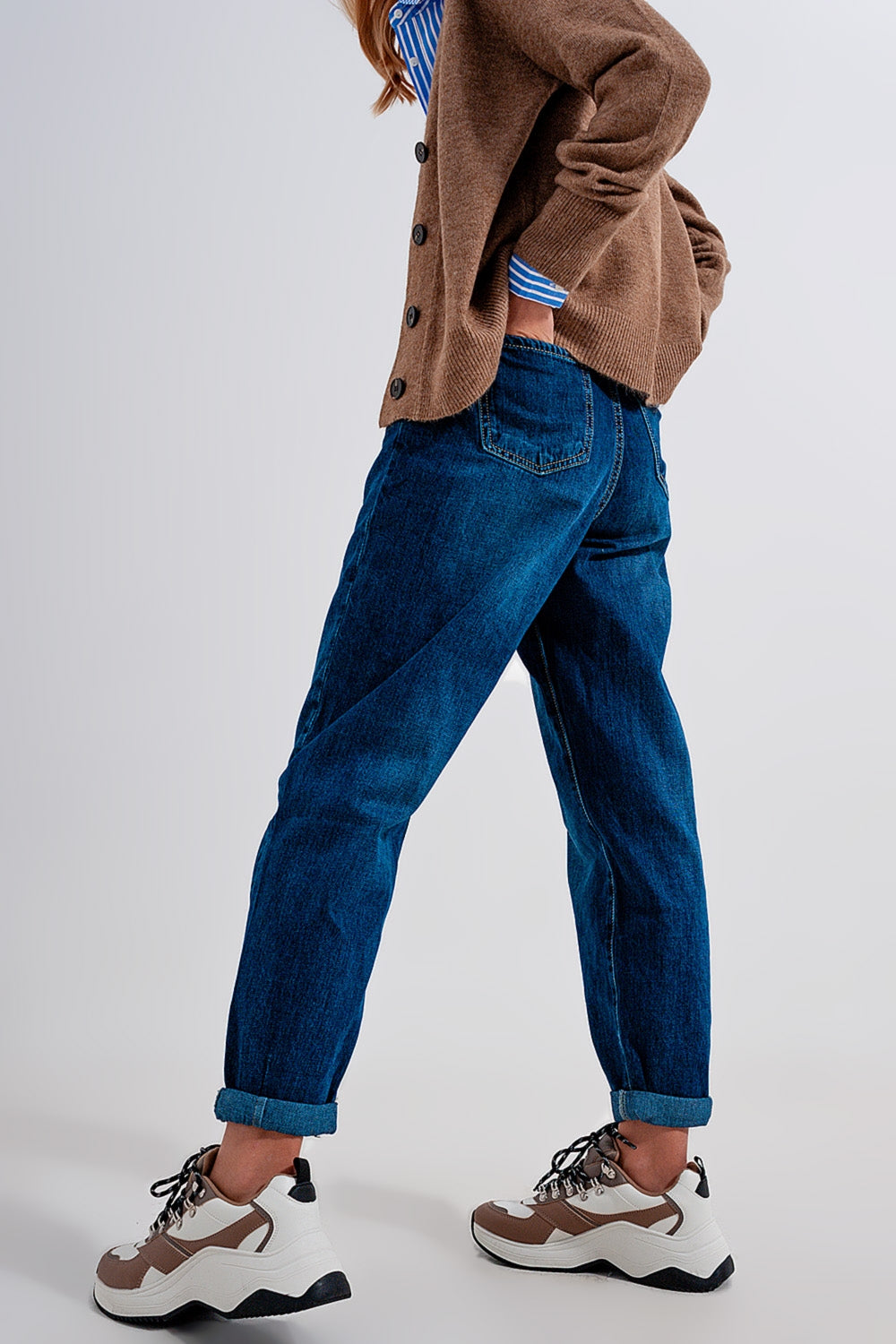 Jeans blu medio con pinces frontali