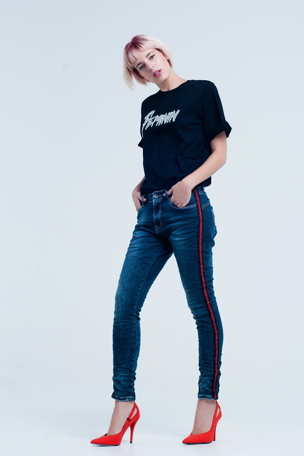 Jeans blu scuro boyfriend con banda laterale rossa