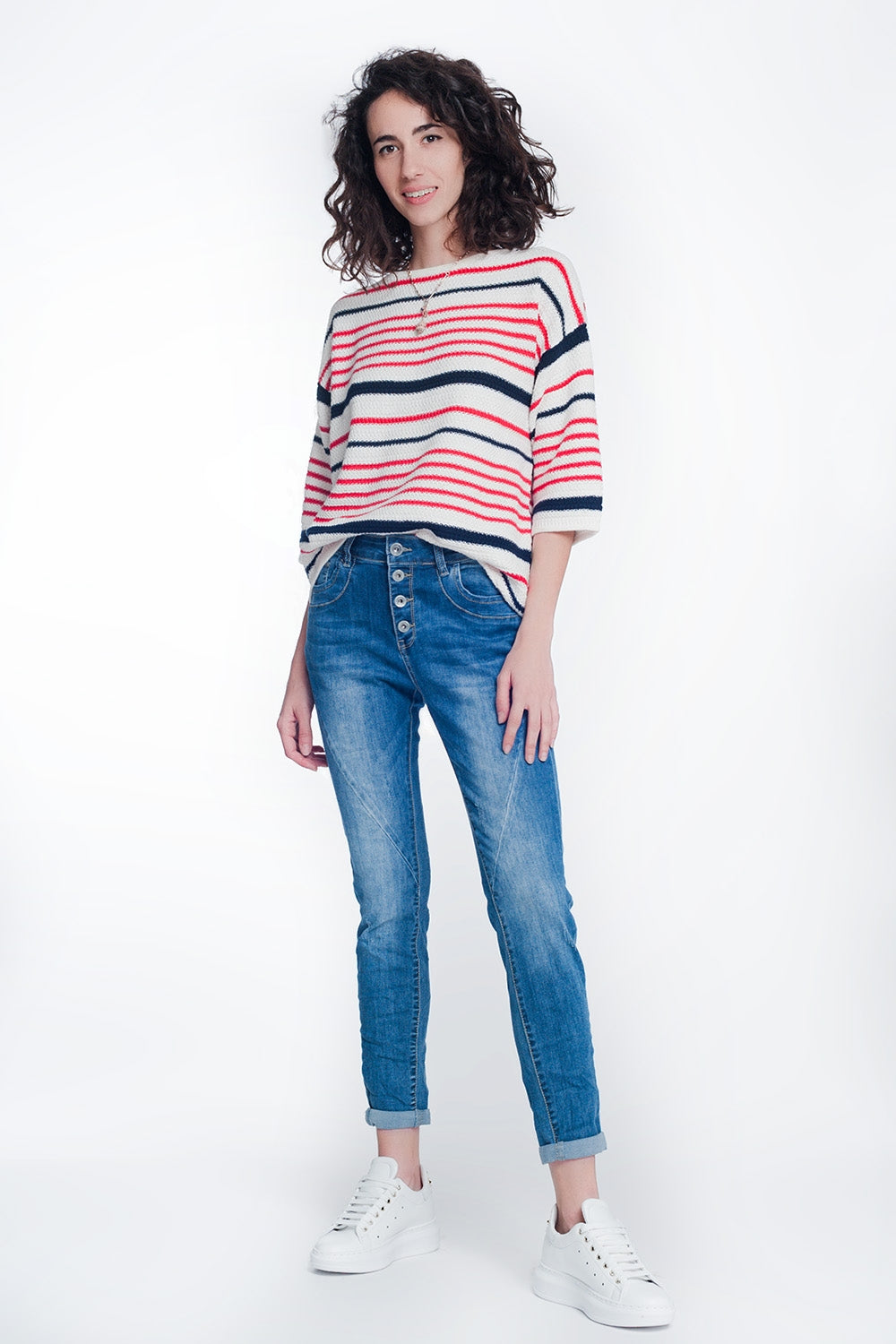 Jeans boyfriend con bottoni e lavati medio