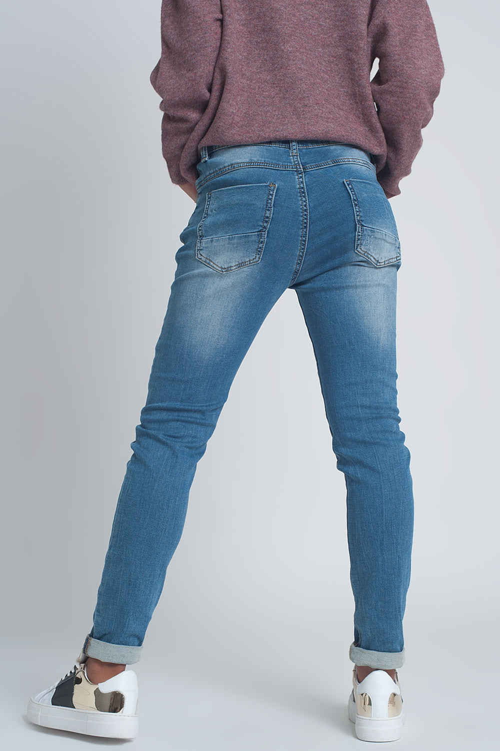 Jeans boyfriend tessuto a coste strappati lavaggio medio