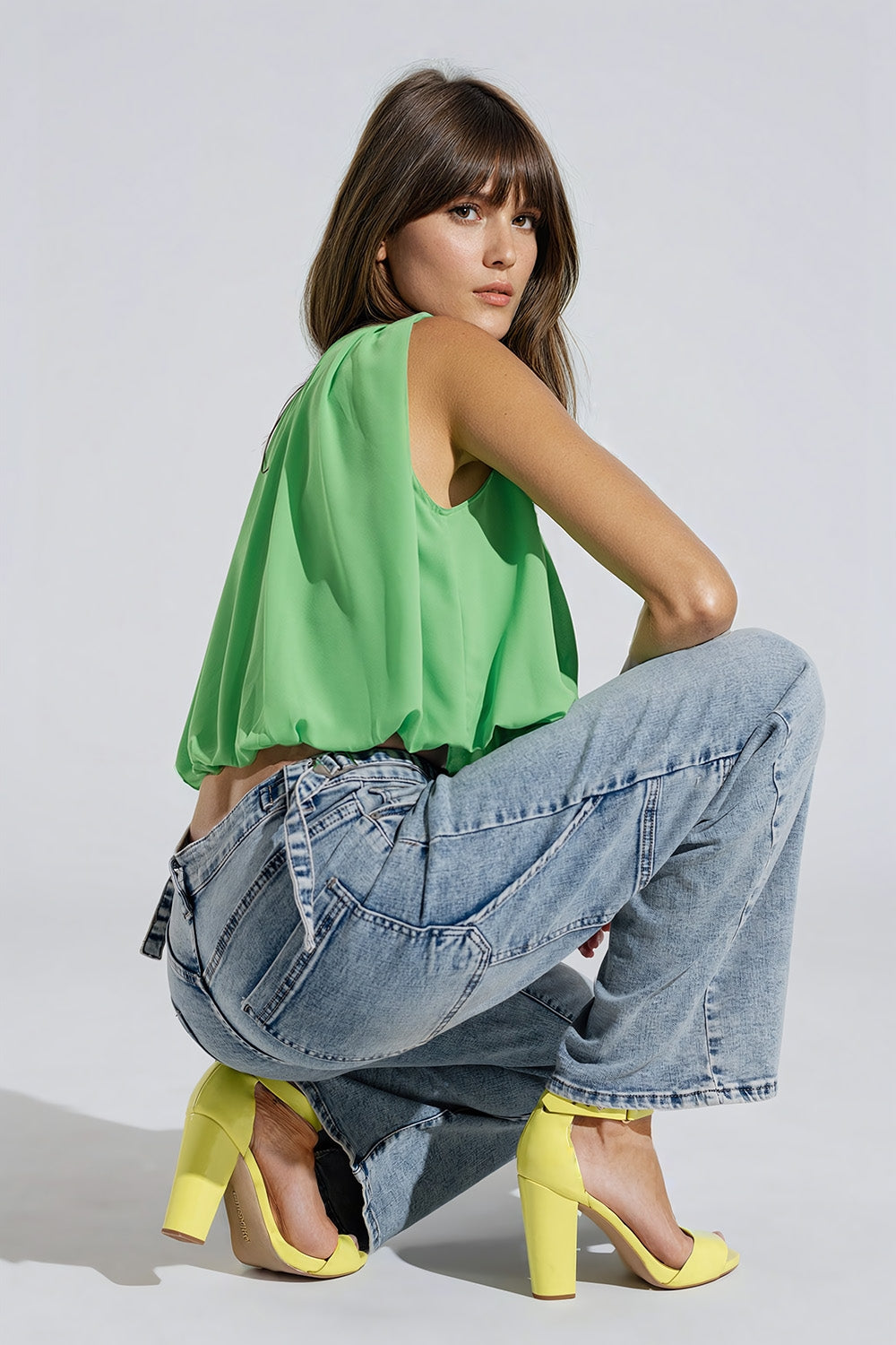 Jeans Cargo sbiancati con dettagli di cintura in vita