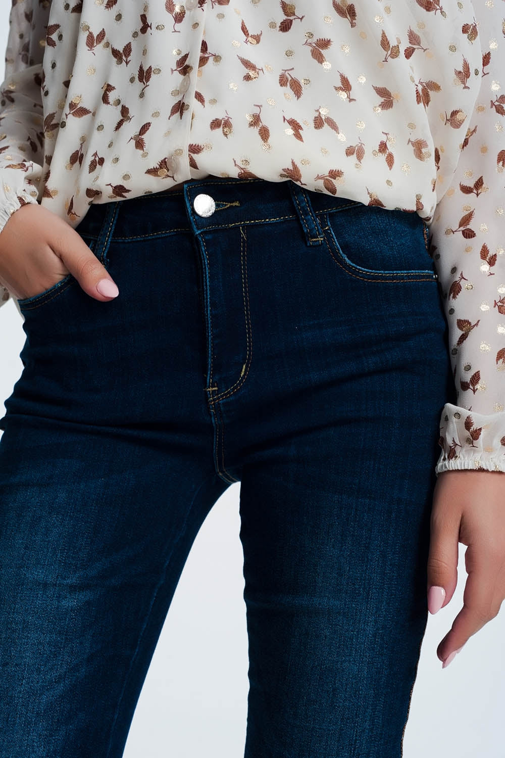 Jeans con dettagli laterali dorati
