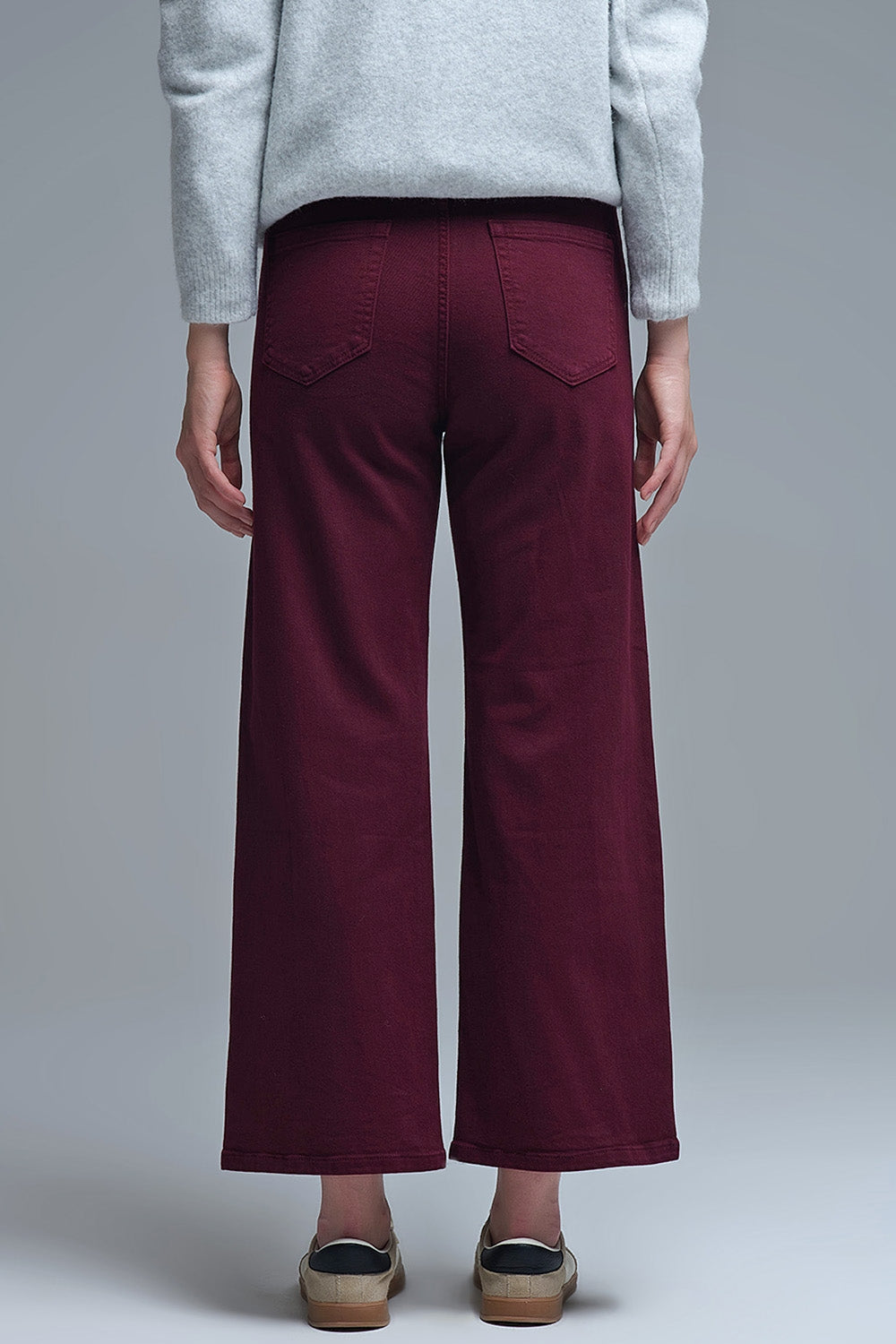 Jeans cropped a gamba larga in bordeaux