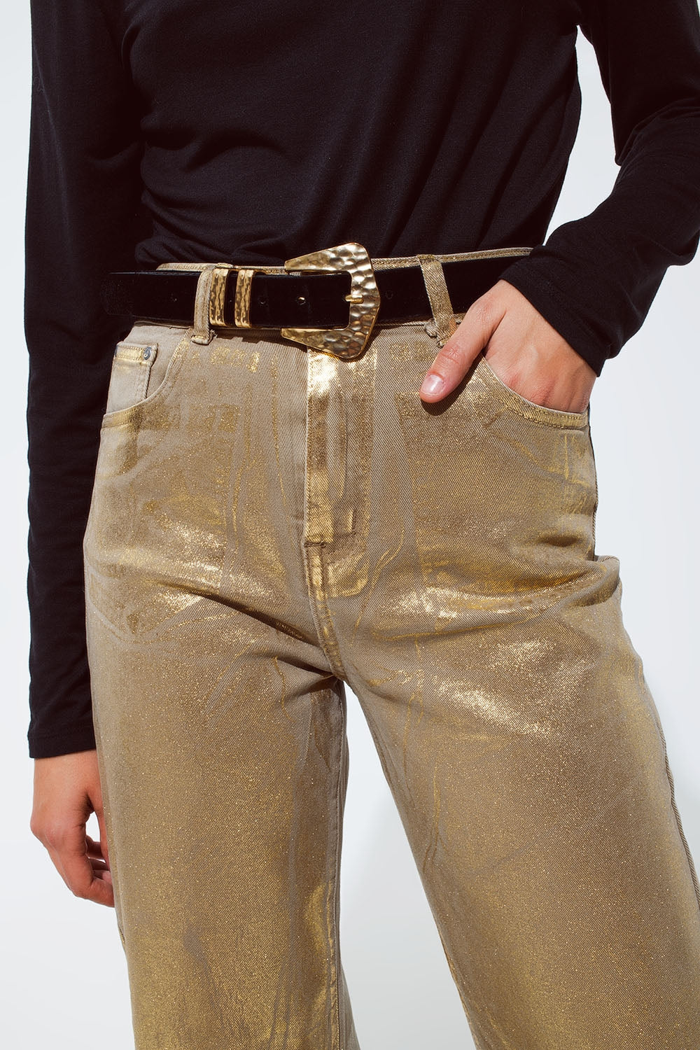 Jeans dorati a gamba dritta con riflessi metallici