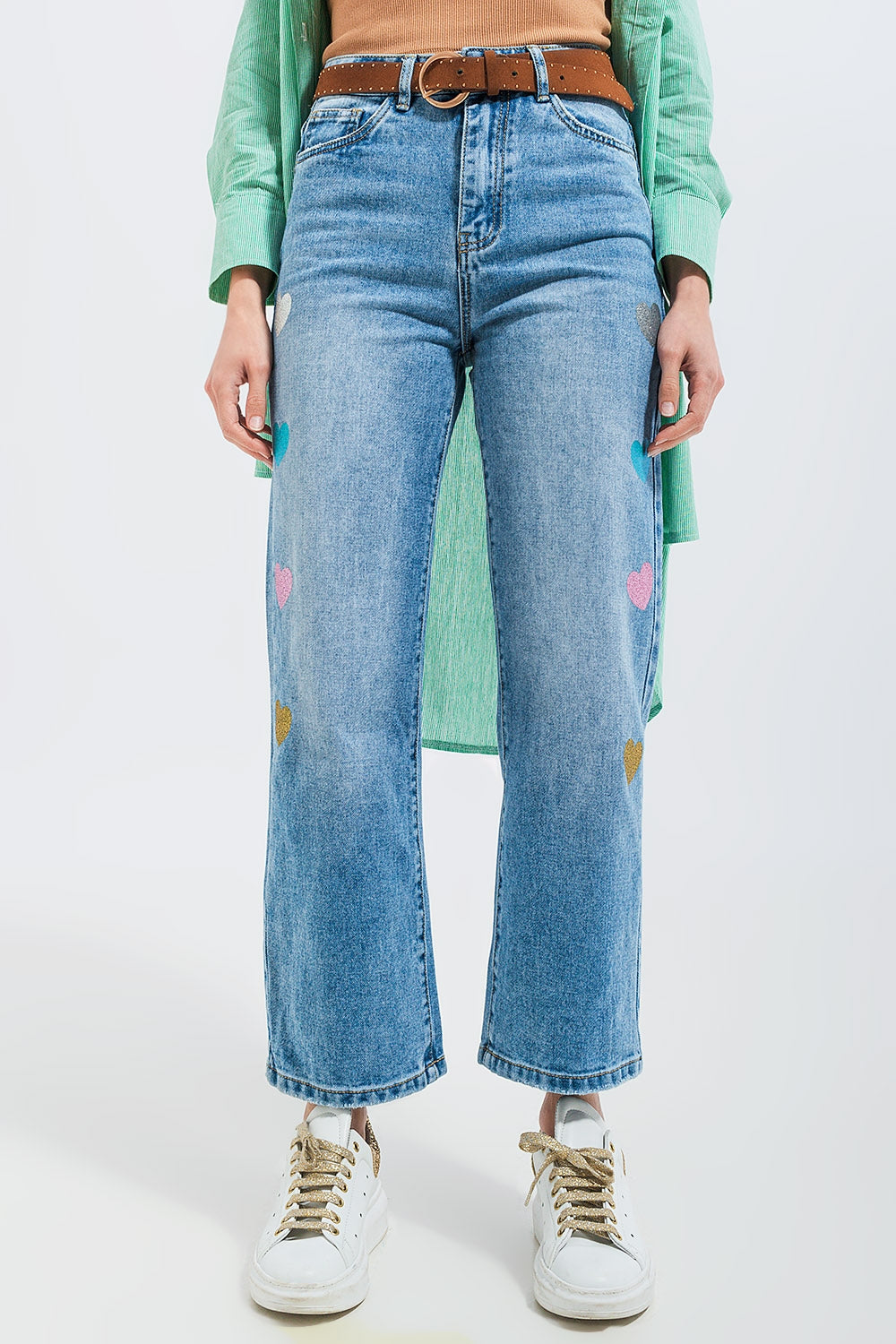 Jeans dritti a vita alta lavaggio medio con stampa a cuori