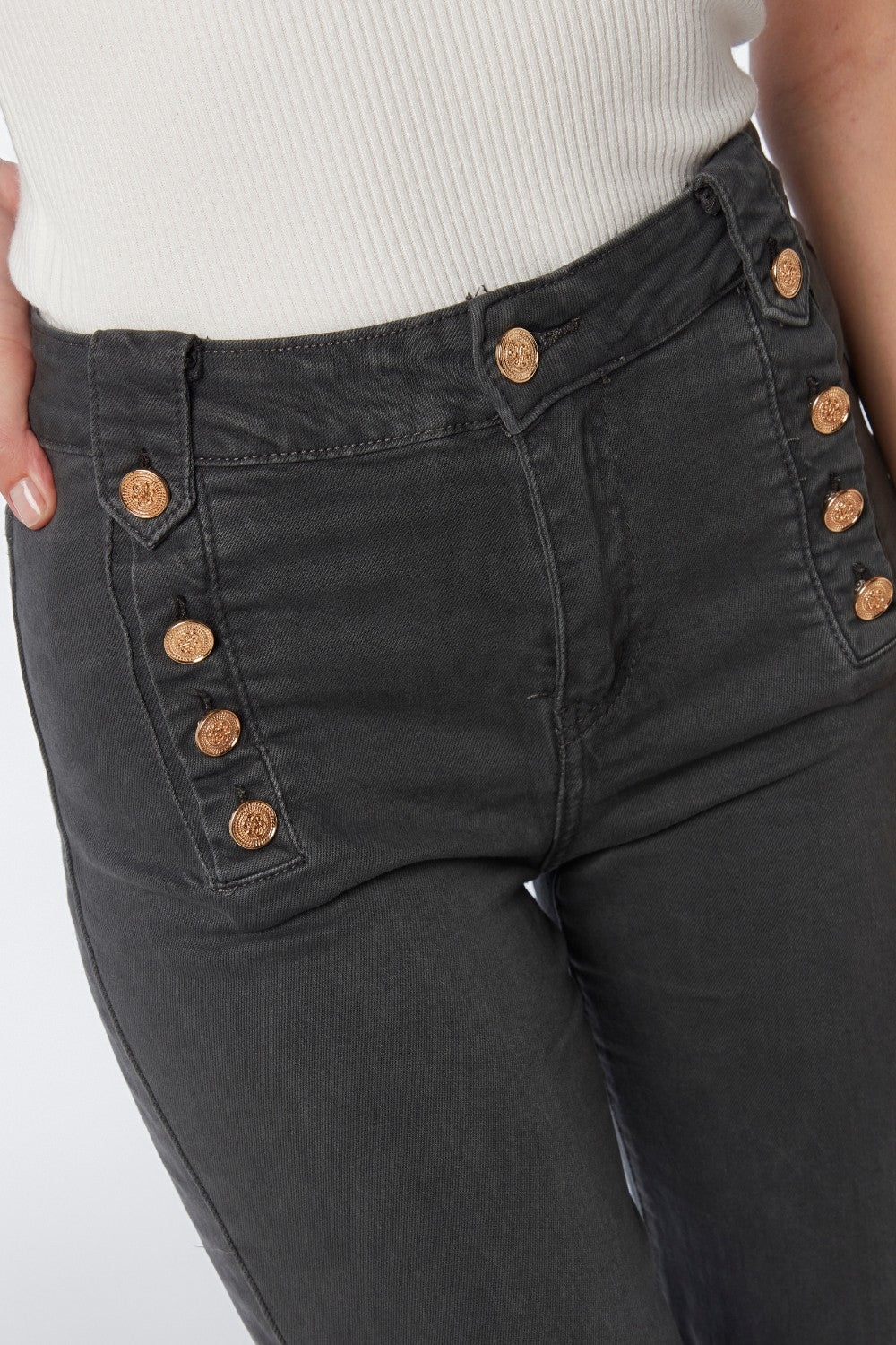 Jeans dritti con bottoni dorati sul lato in grigio scuro