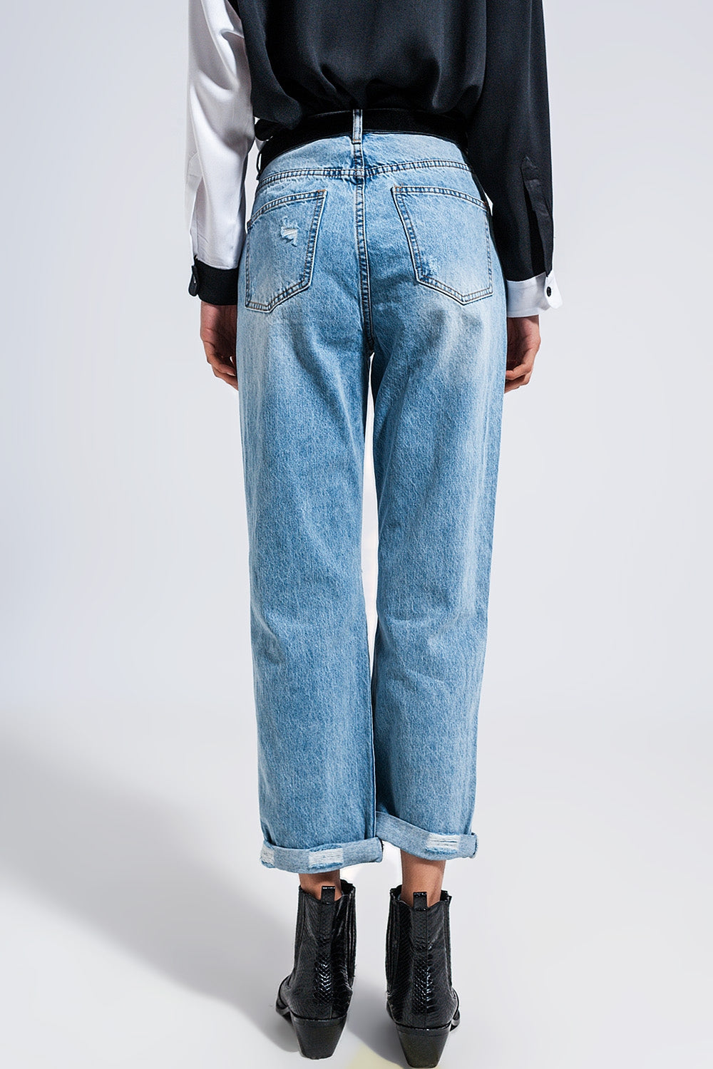 Jeans dritti in denim blu medio invecchiato