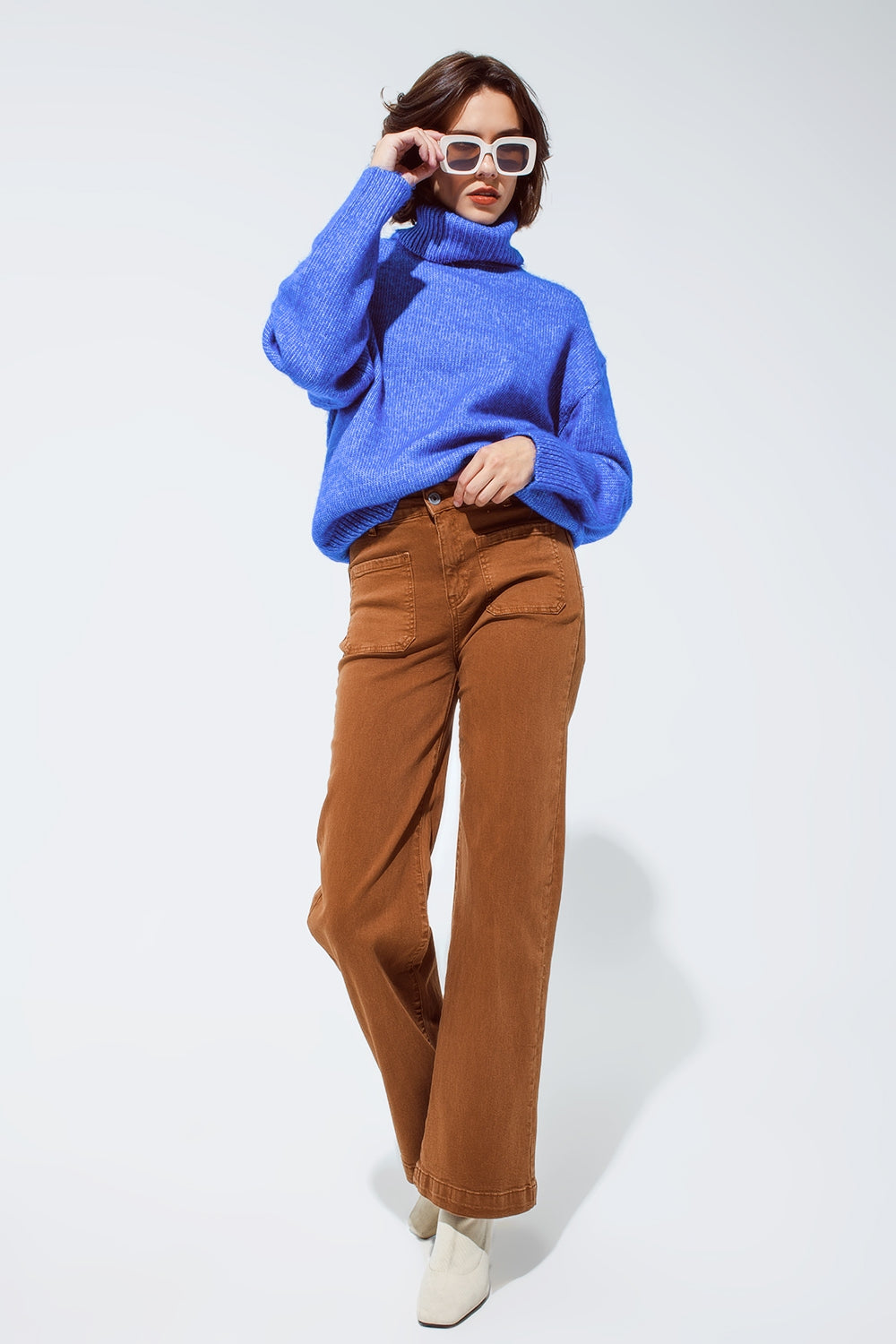 jeans flare a vita alta con tasca frontale in cammello