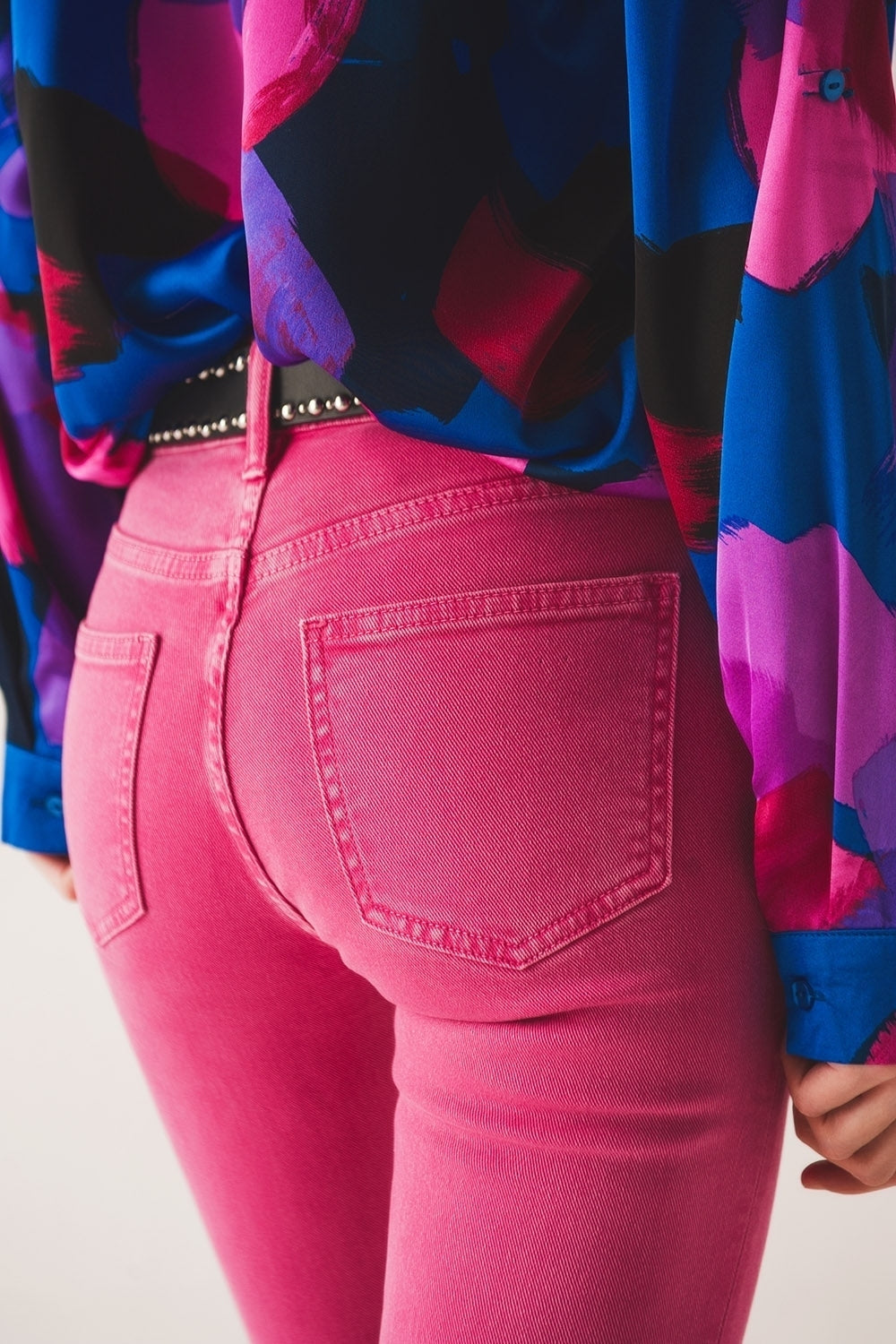 Jeans flare a vita alta in rosa