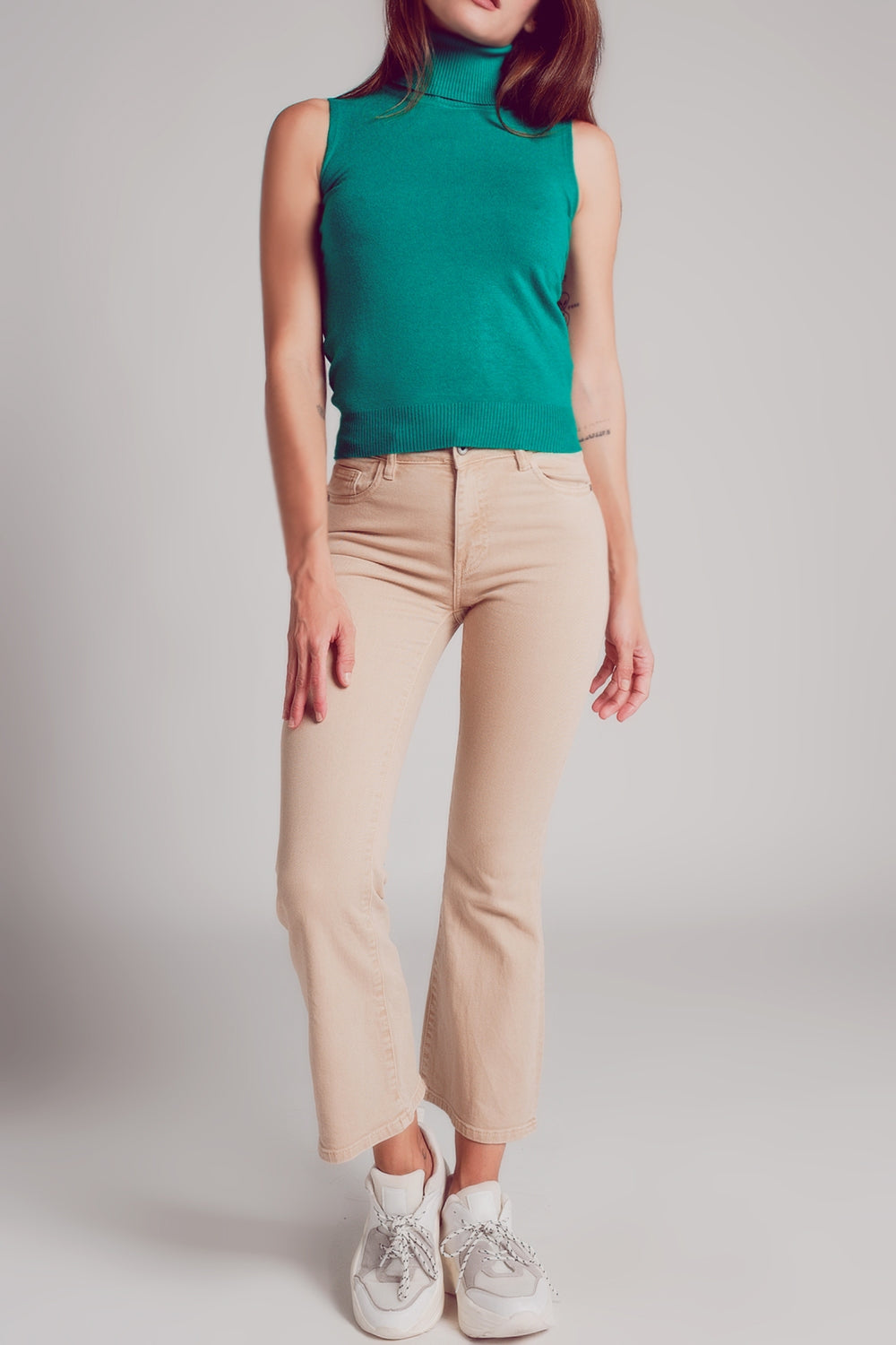 jeans flare a vita alta in sabbia