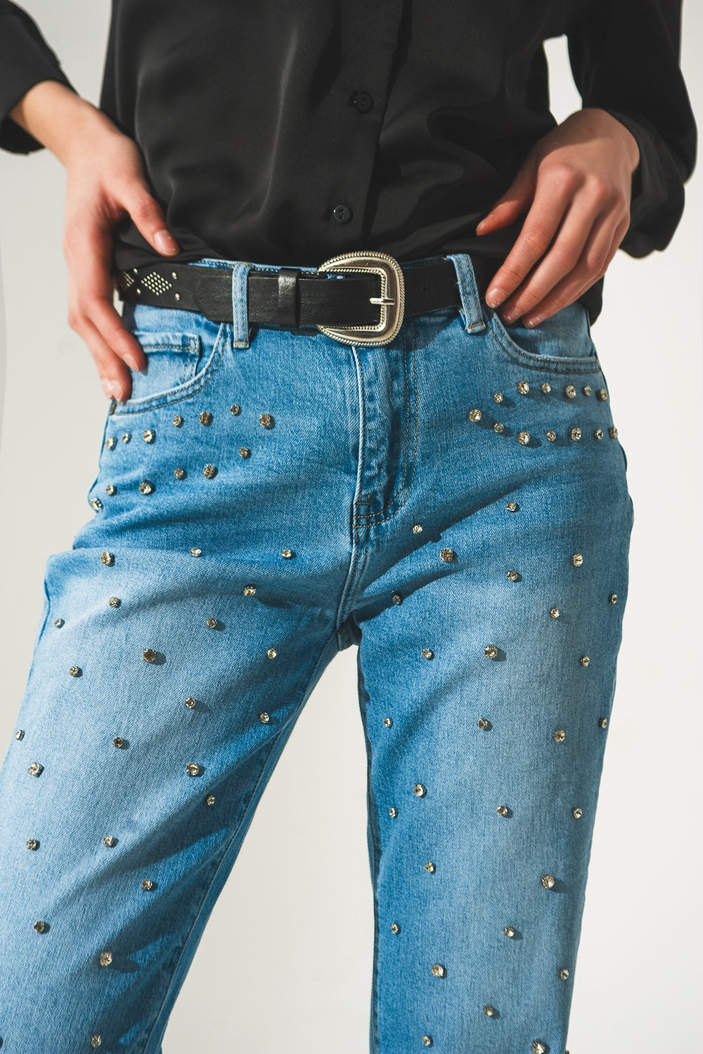 Jeans lavaggio chiaro con strass
