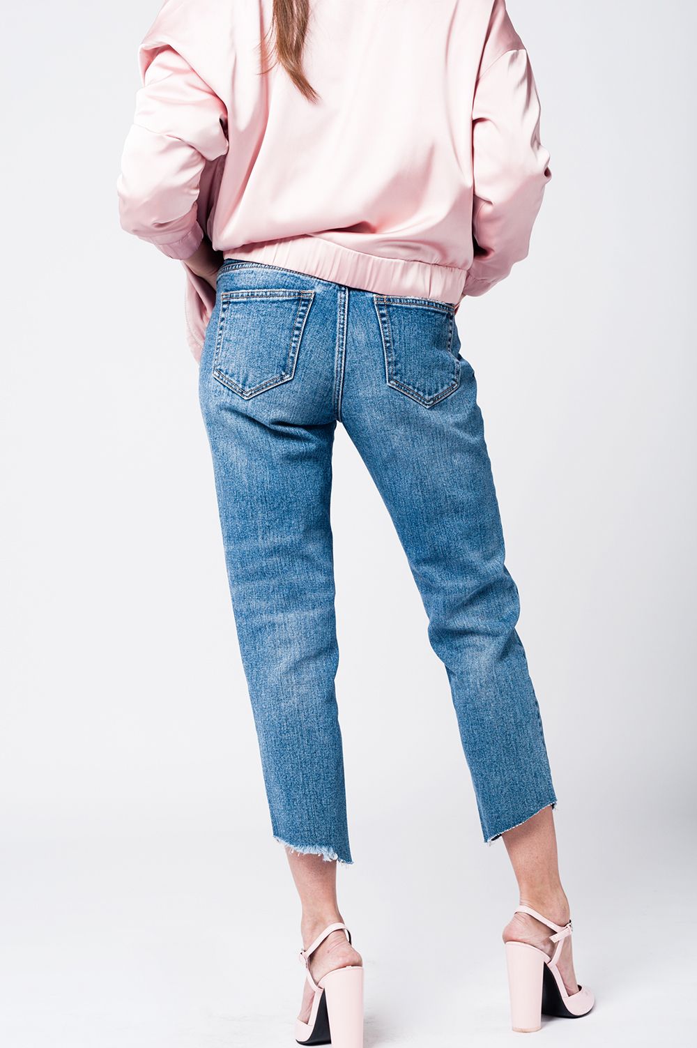 Jeans mom con ricami le stelle