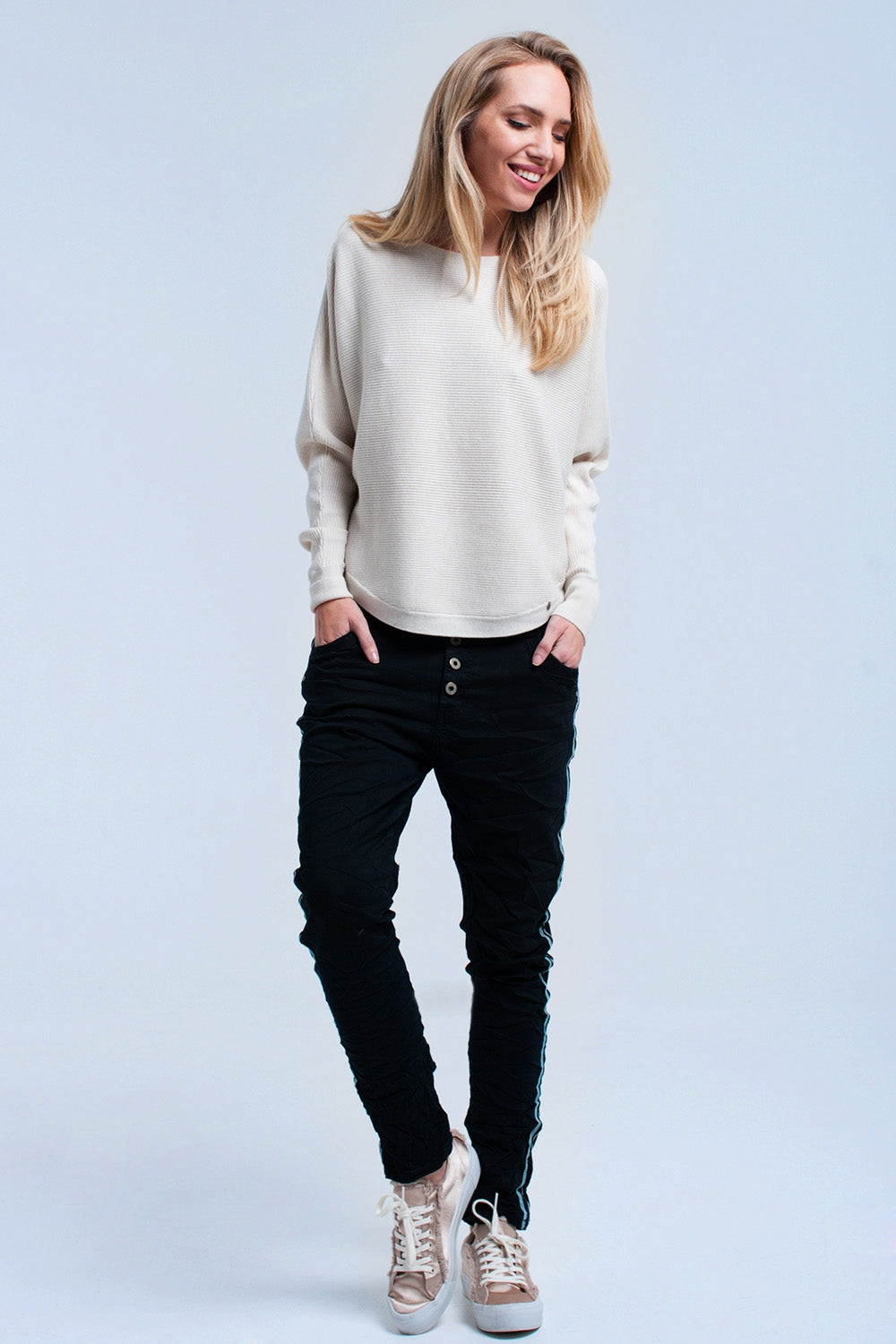 Jeans neri boyfriend con bottoni