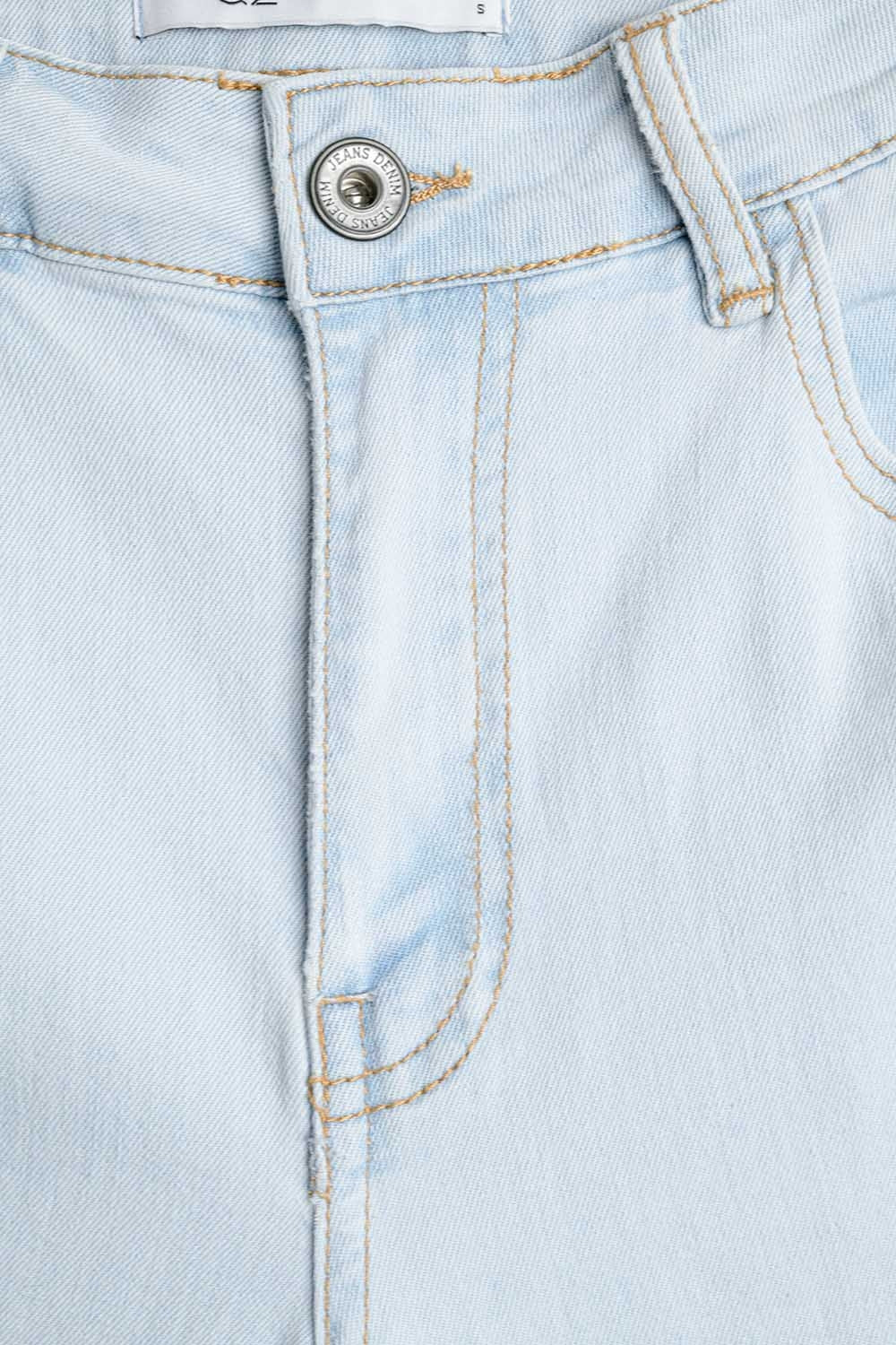 Jeans oversize a gamba dritta con lavaggio chiaro