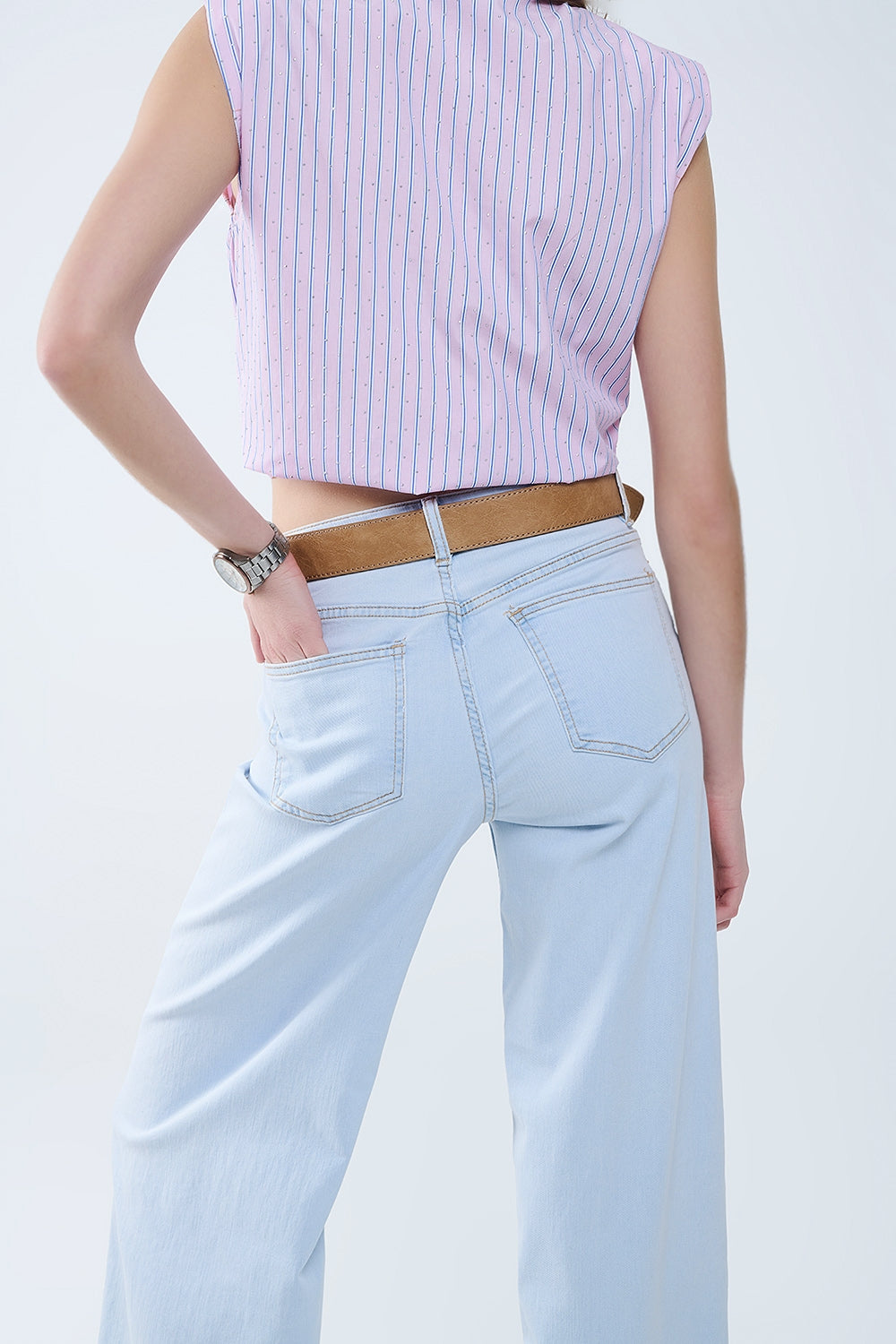 Jeans oversize a gamba dritta con lavaggio chiaro