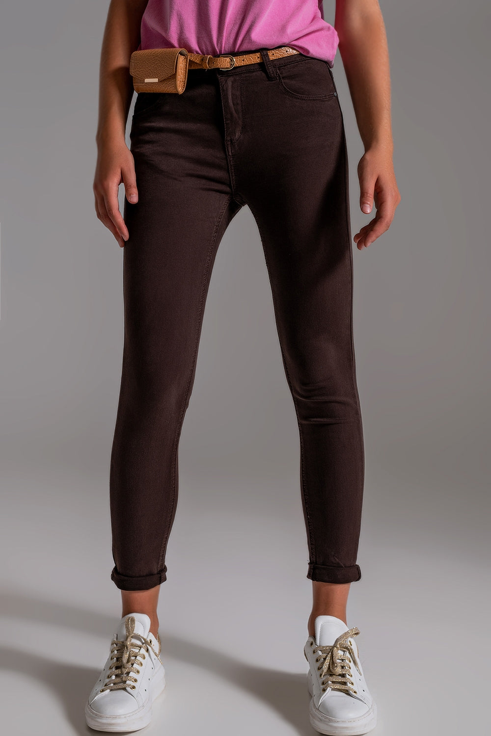 Q2 Jeans skinny a vita alta in marrone