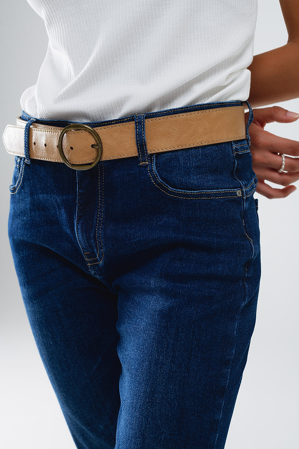 Jeans skinny a vita media con lavaggio scuro
