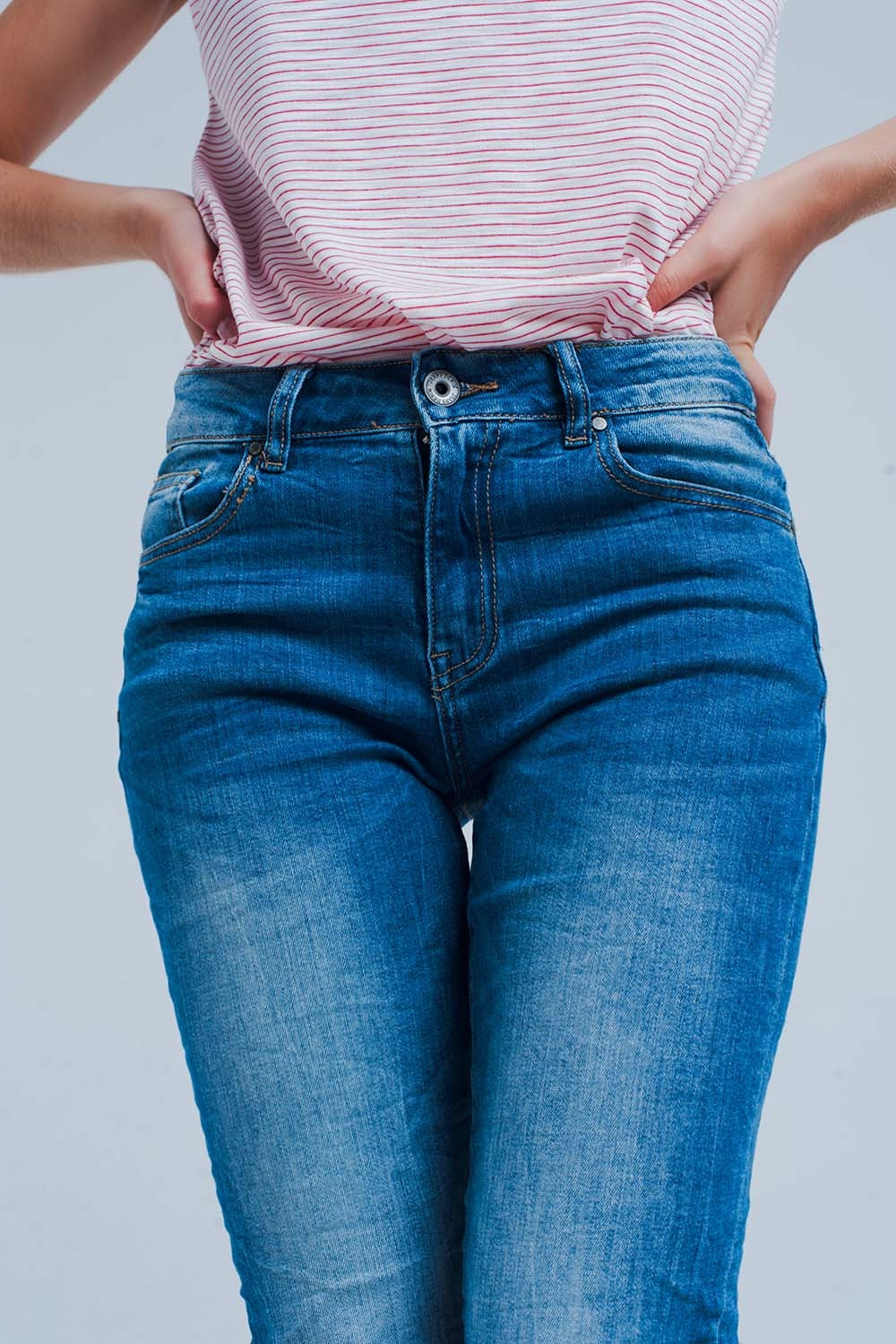 Jeans skinny con effetto rugoso