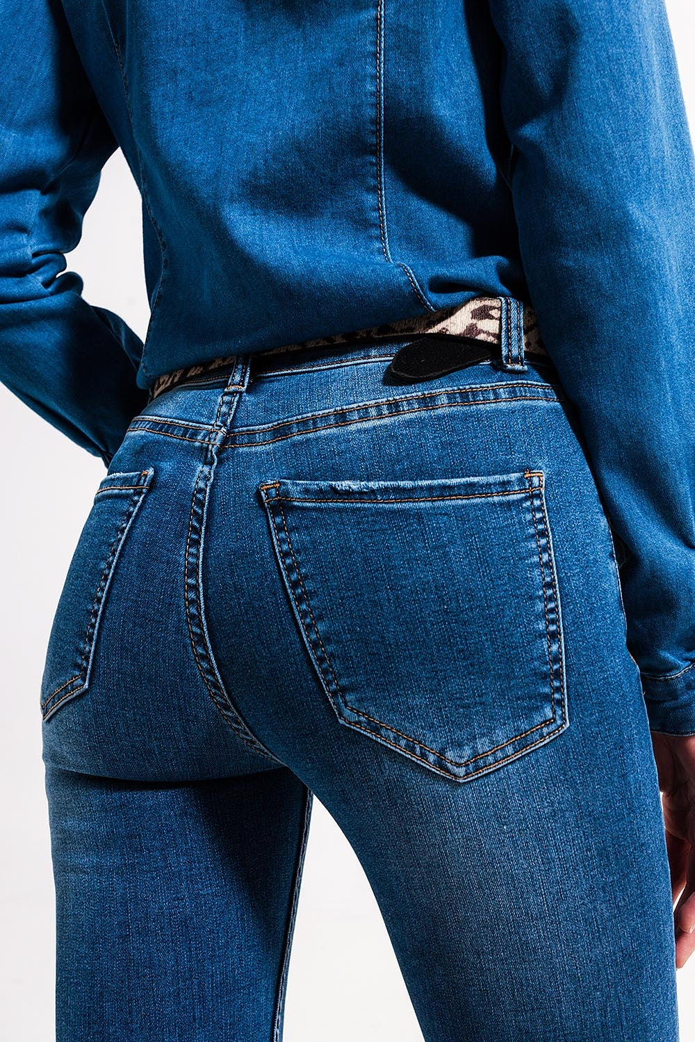 Jeans skinny elasticizzati a vita alta con lavaggio blu medio