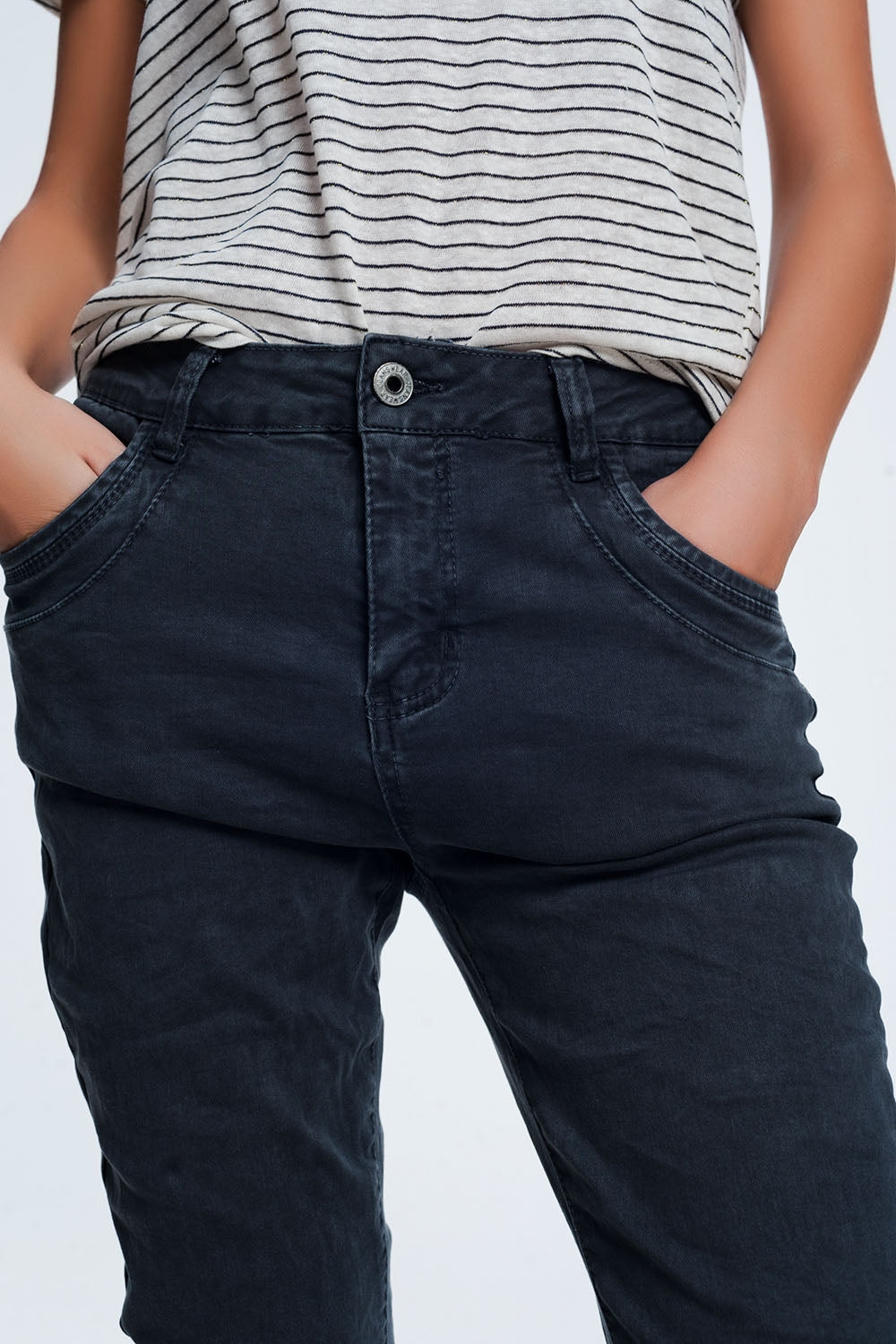 jeans skinny grigio con cavallo basso