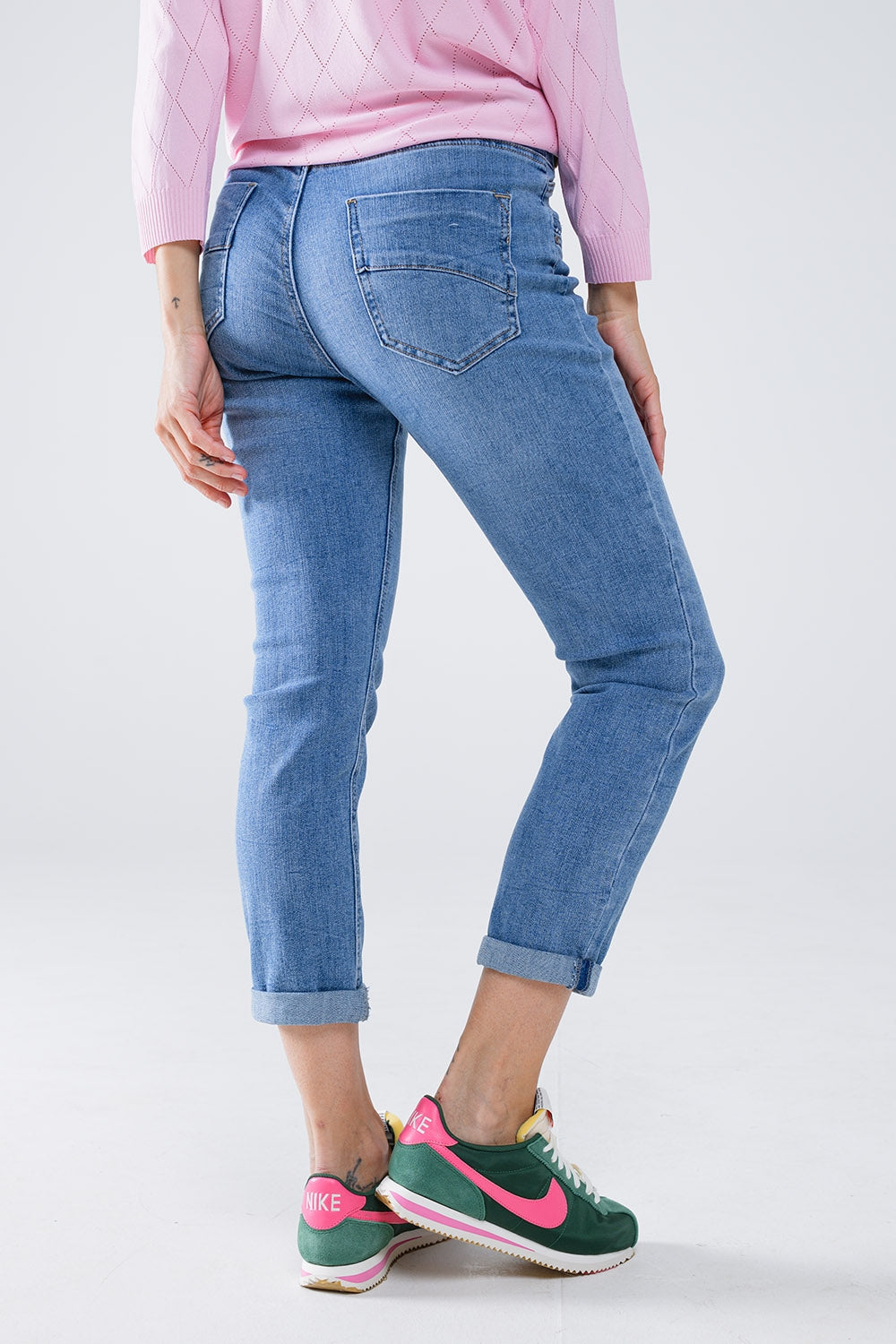 Jeans skinny in lavaggio chiaro con dettaglio sulla tasca