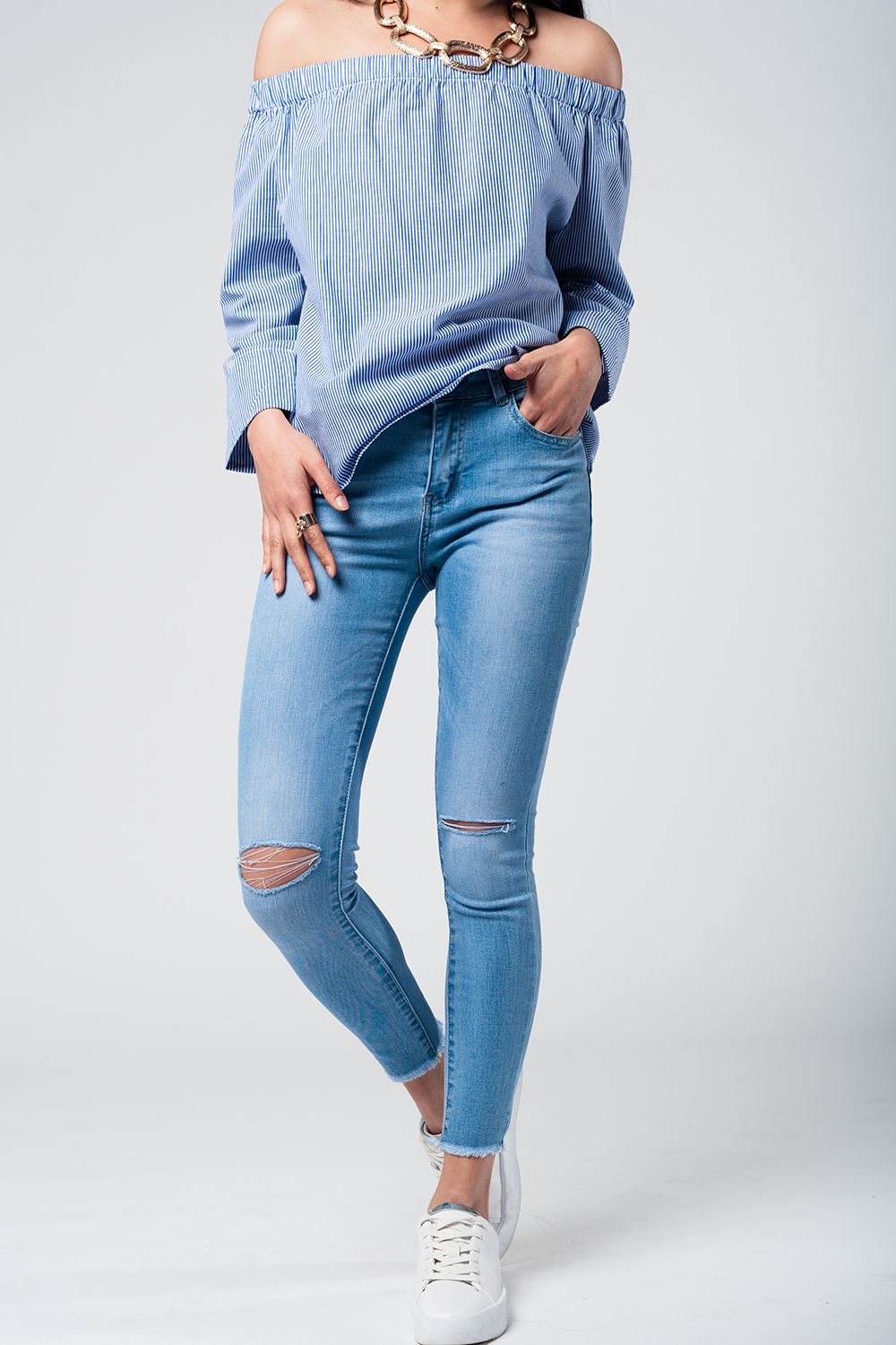 Q2 Jeans Skinny leggeri con strappi