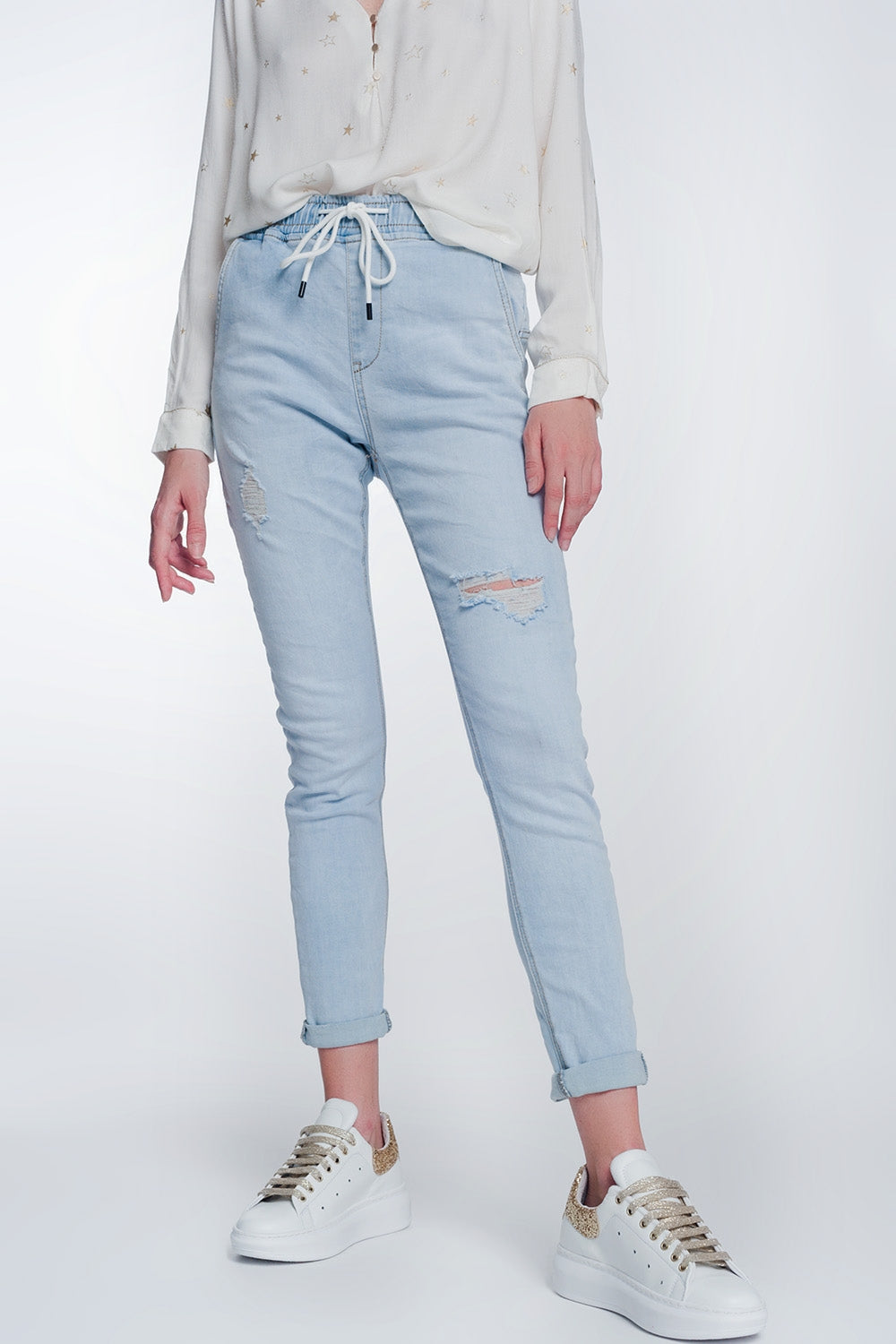 Q2 Jeans stile joggers lavaggio chiaro