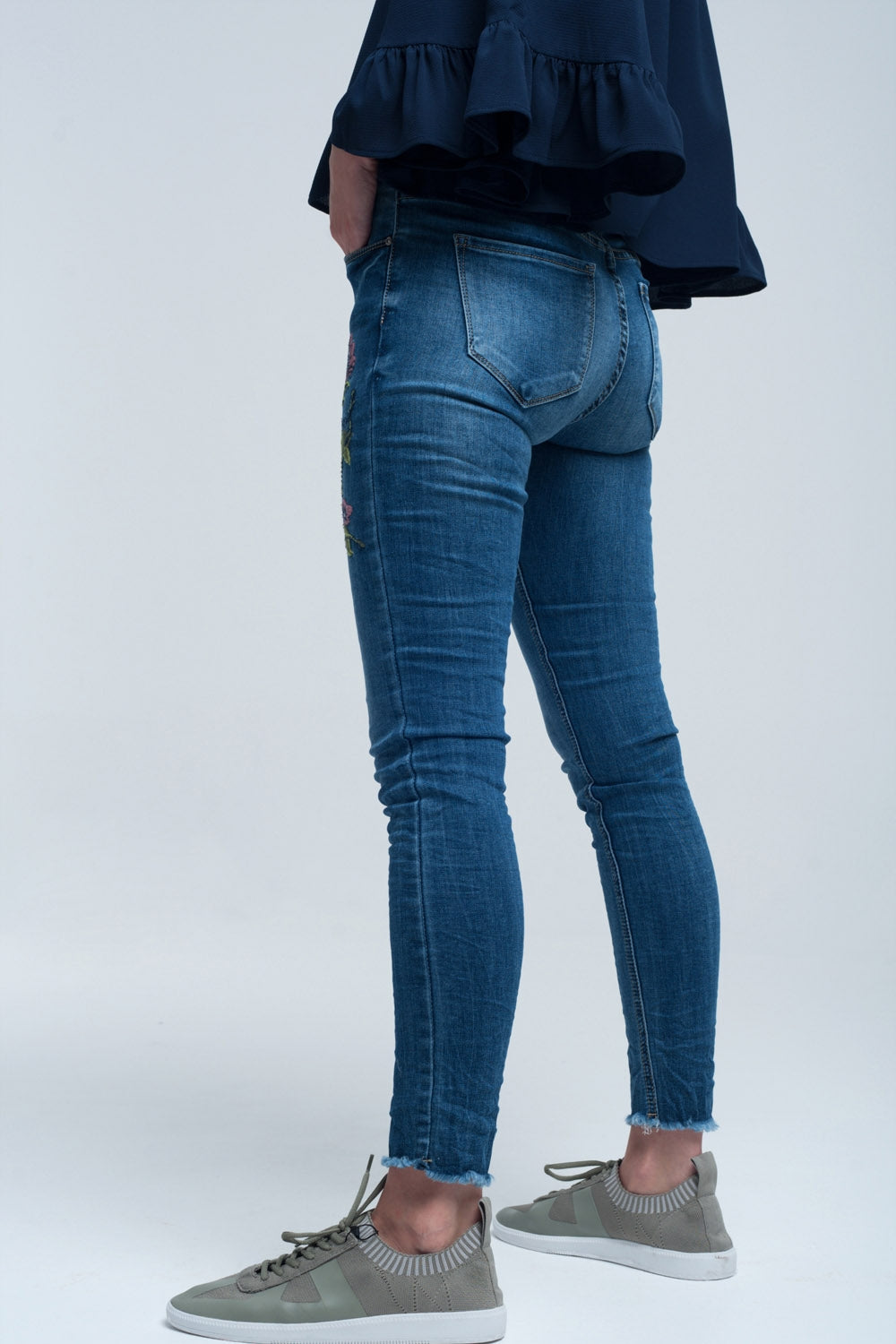 jeans stretti con ricami