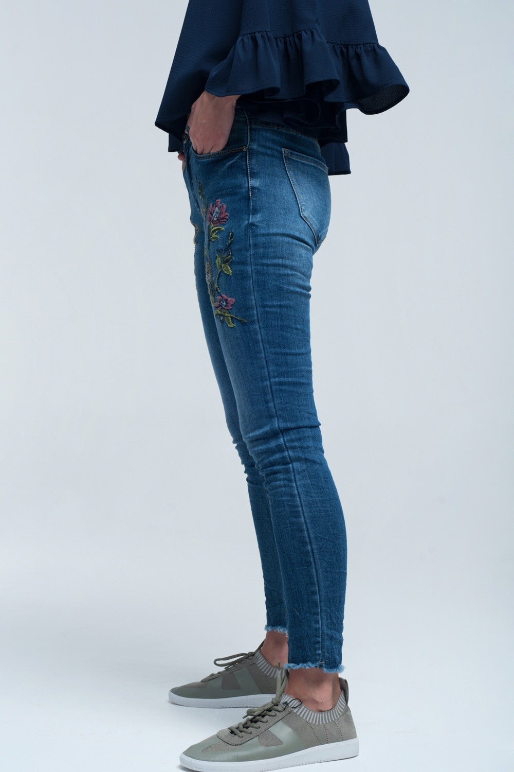 jeans stretti con ricami