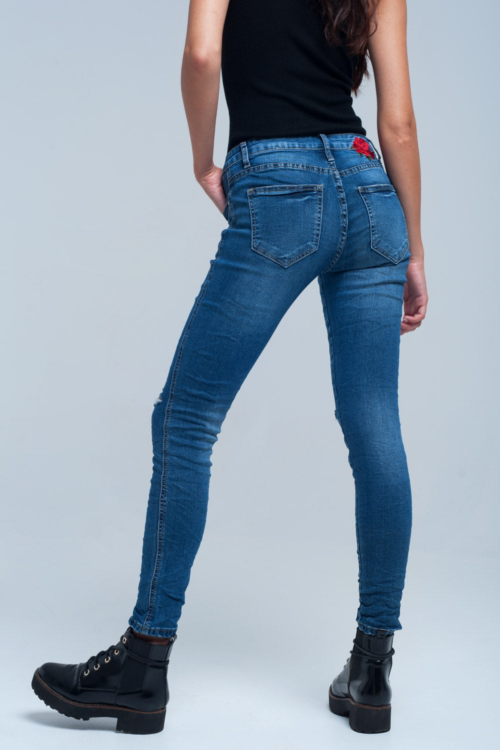 Jeans stretti dettagli ricamati